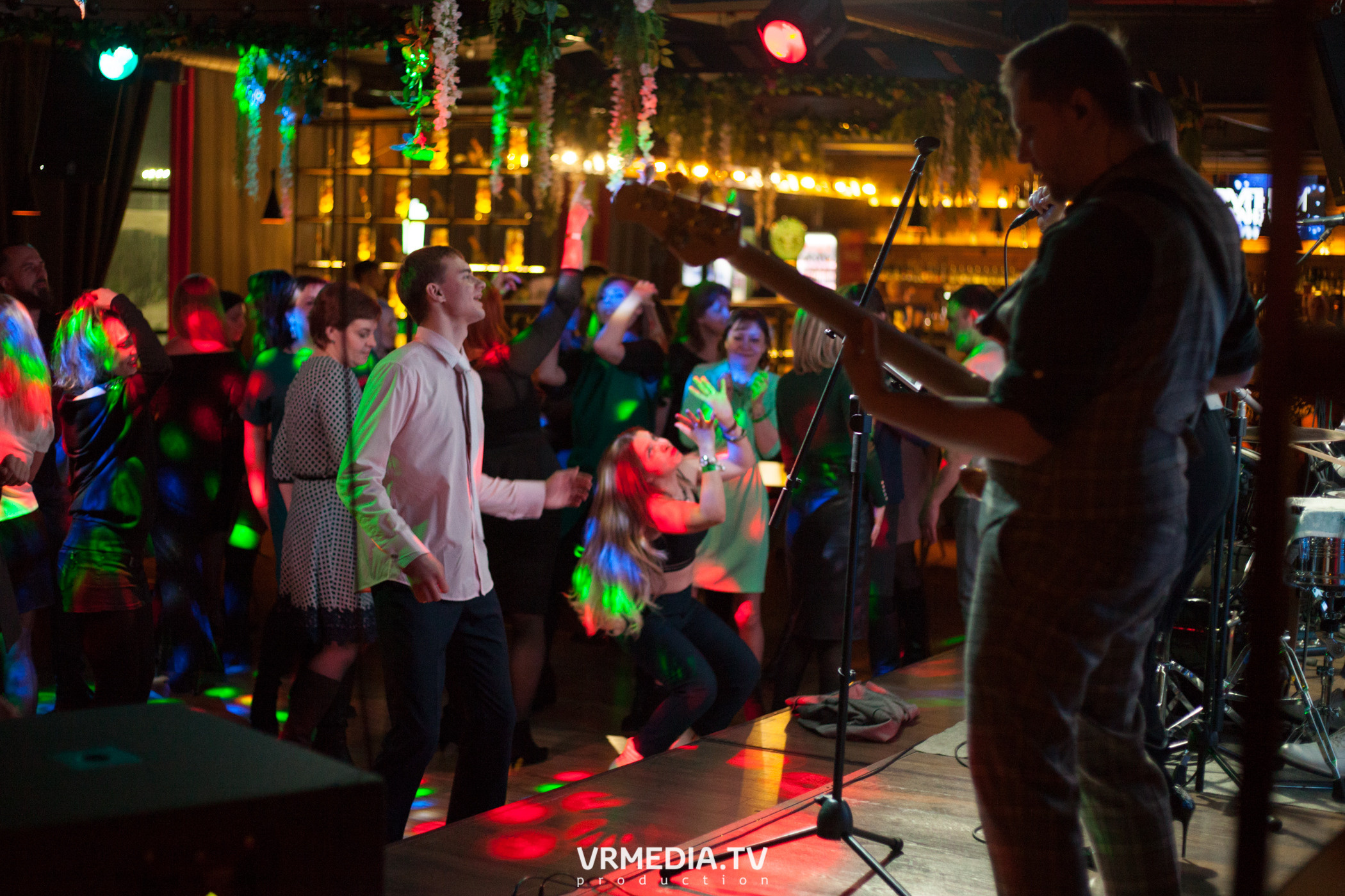 Крупным Планом в гриль-баре «Жара»