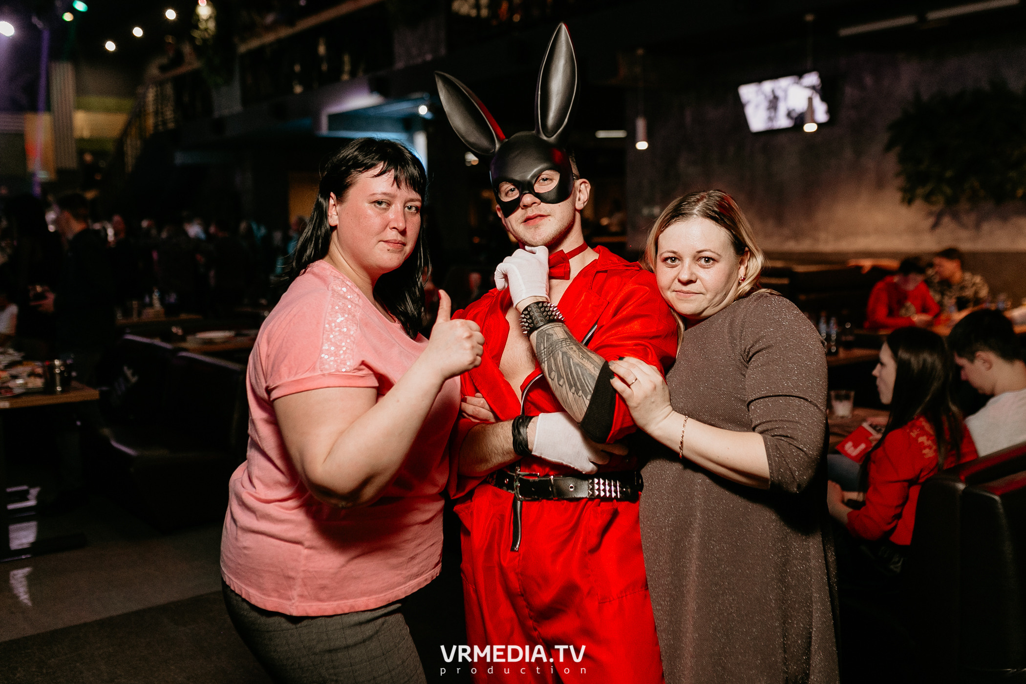 Выходные в баре «DOSKI»