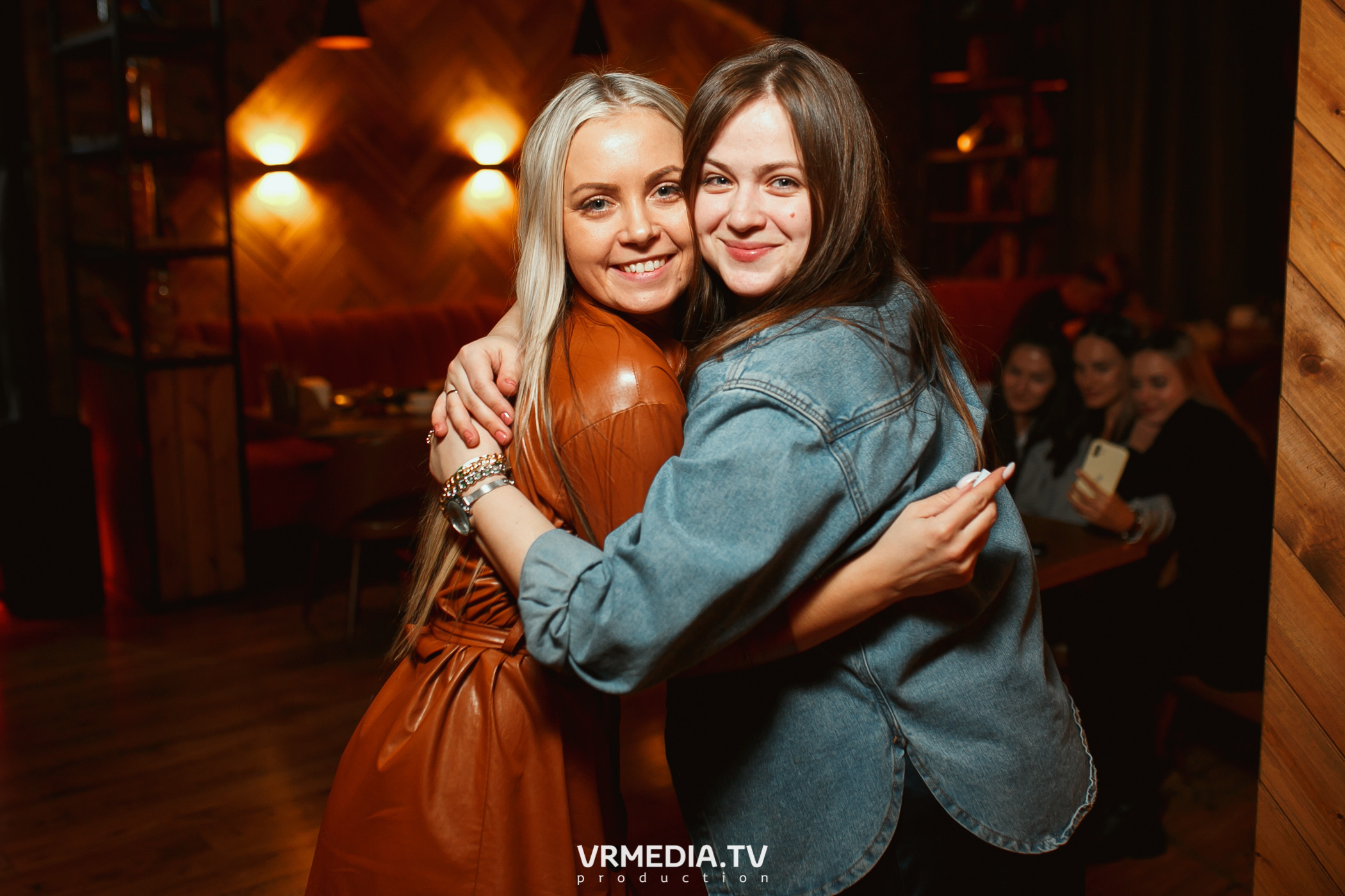 Крупным Планом в гриль-баре «Жара»