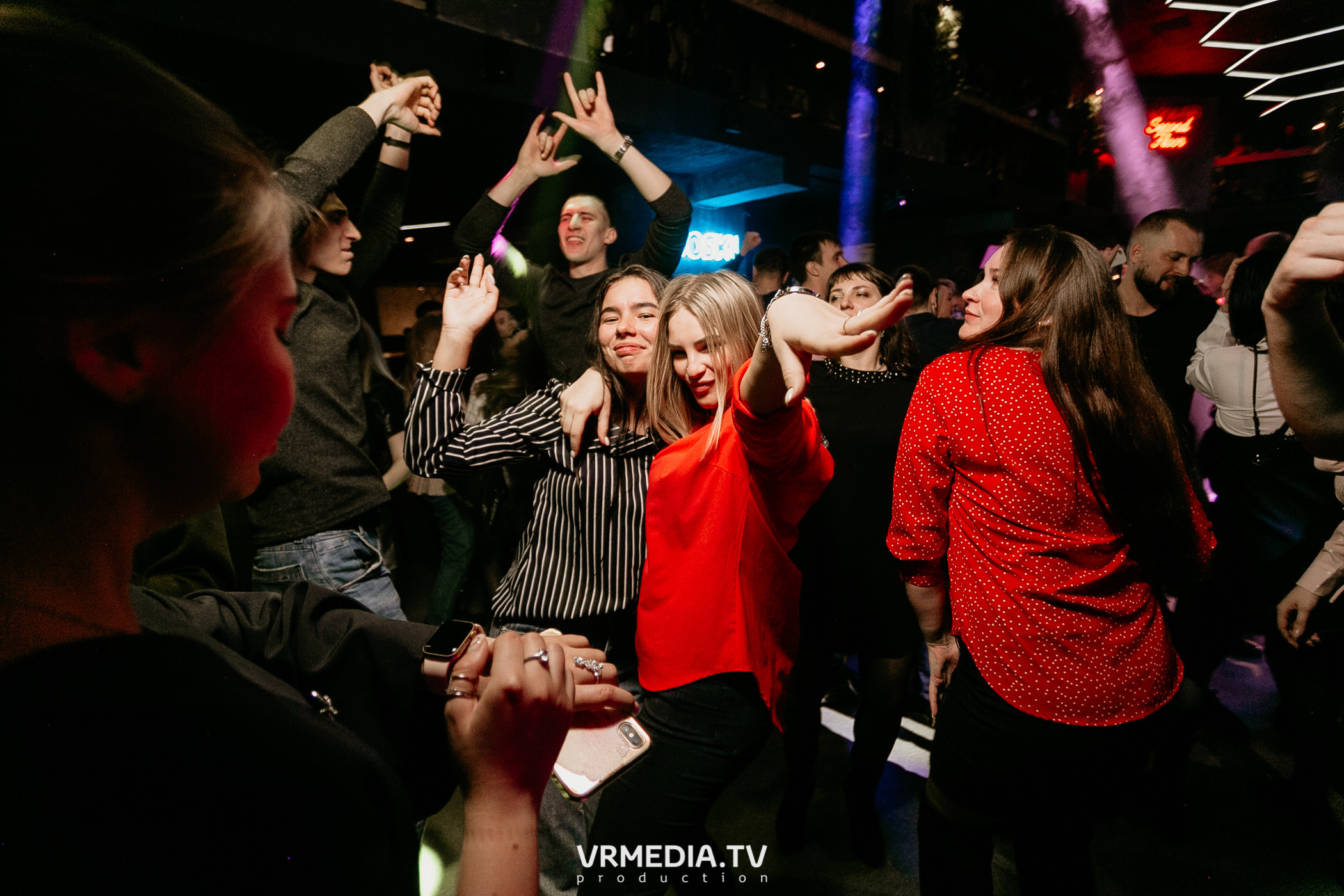 Выходные в баре «DOSKI»