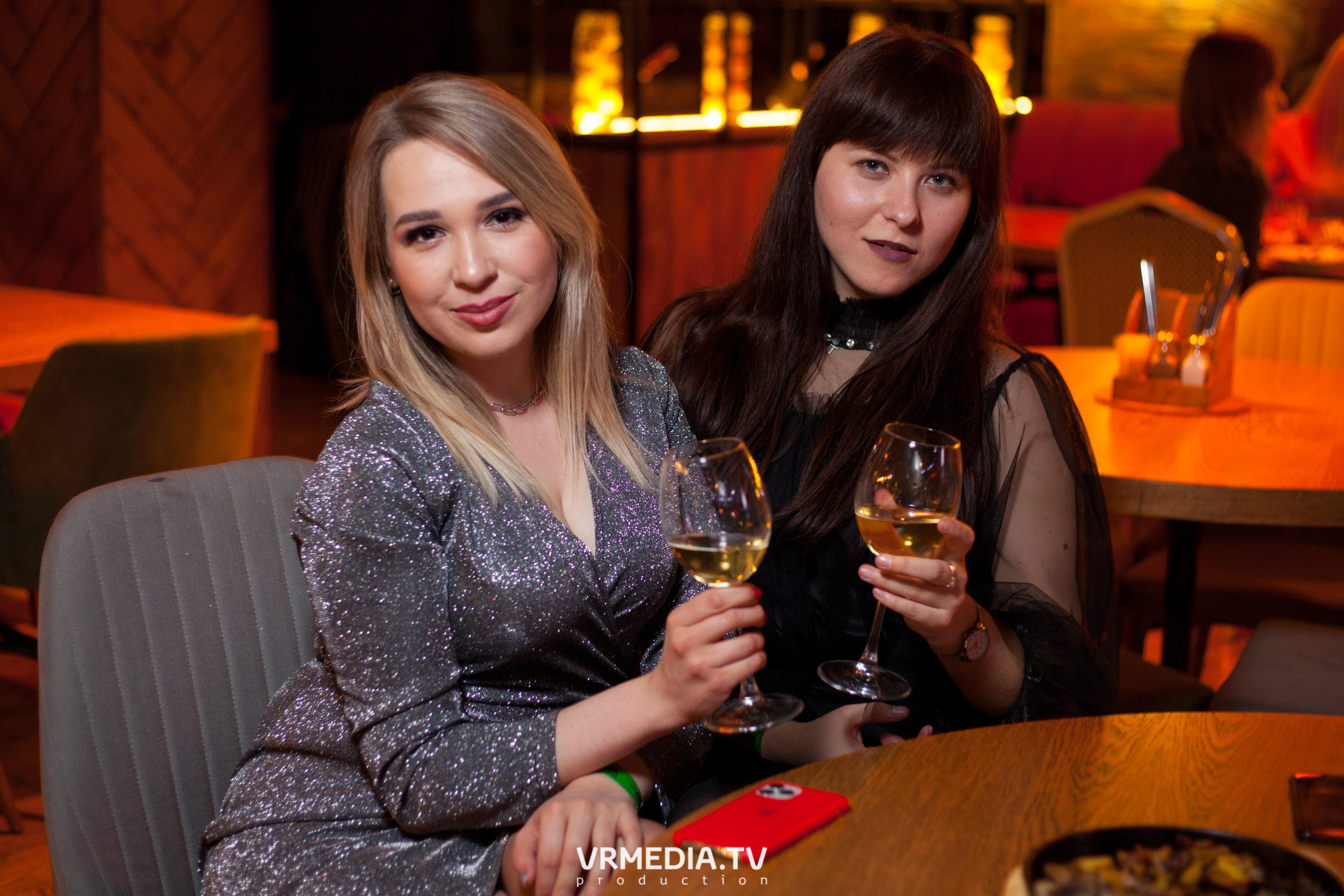 Крупным Планом в гриль-баре «Жара»