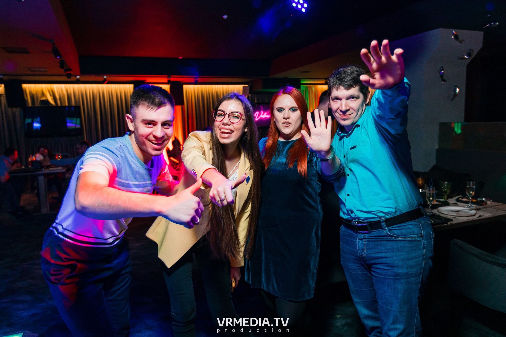 Выходные в караоке «Volna»