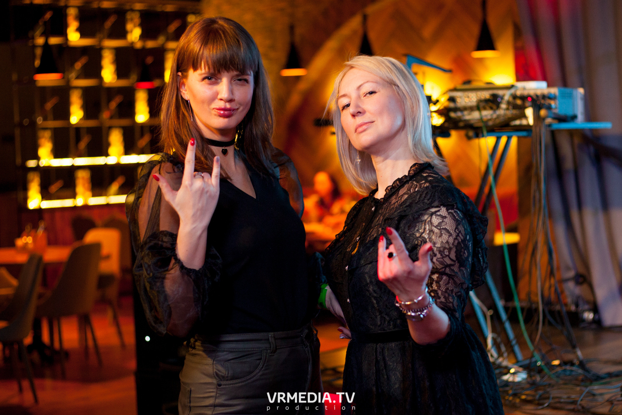 Крупным Планом в гриль-баре «Жара»