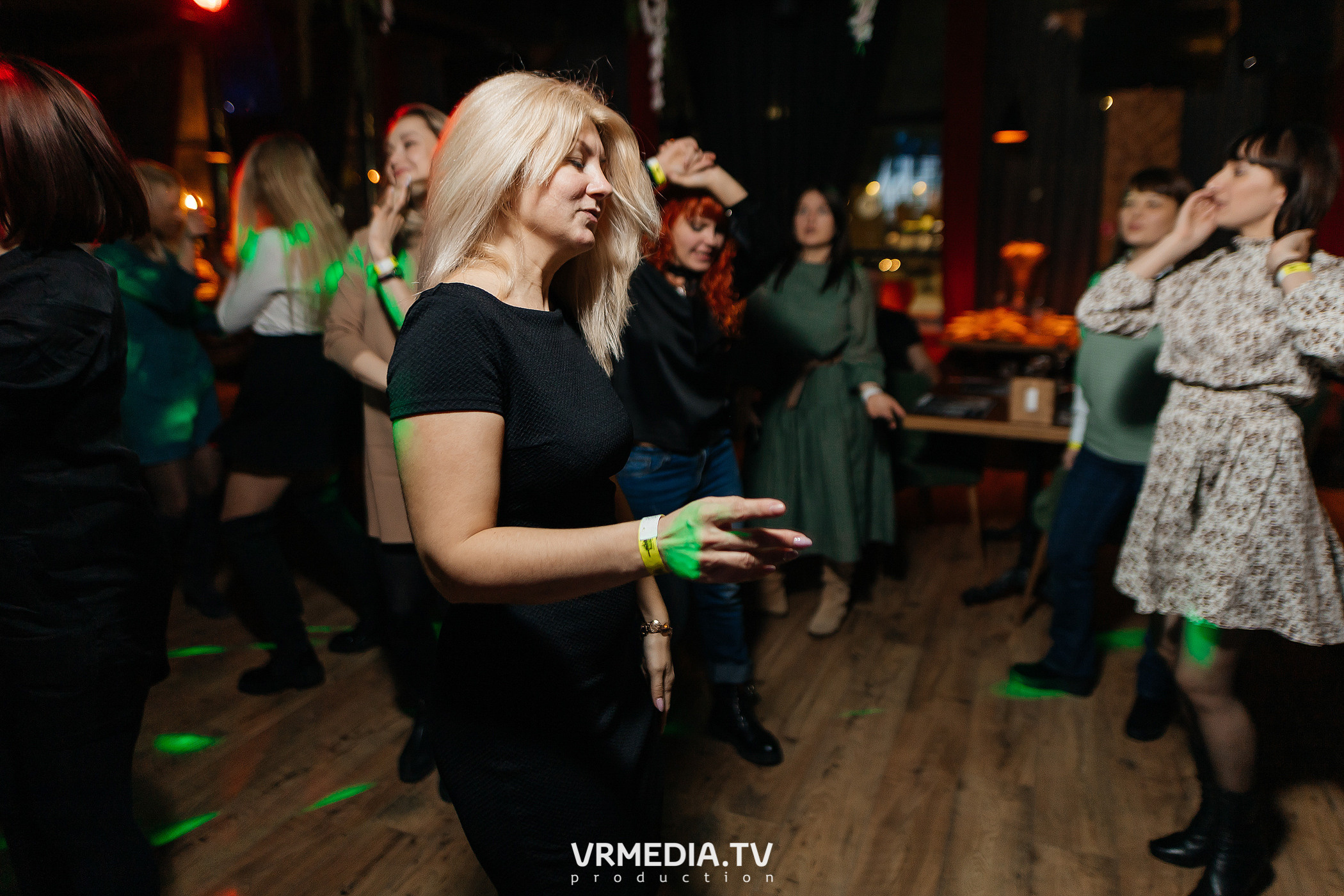 Крупным Планов в гриль-баре «Жара»