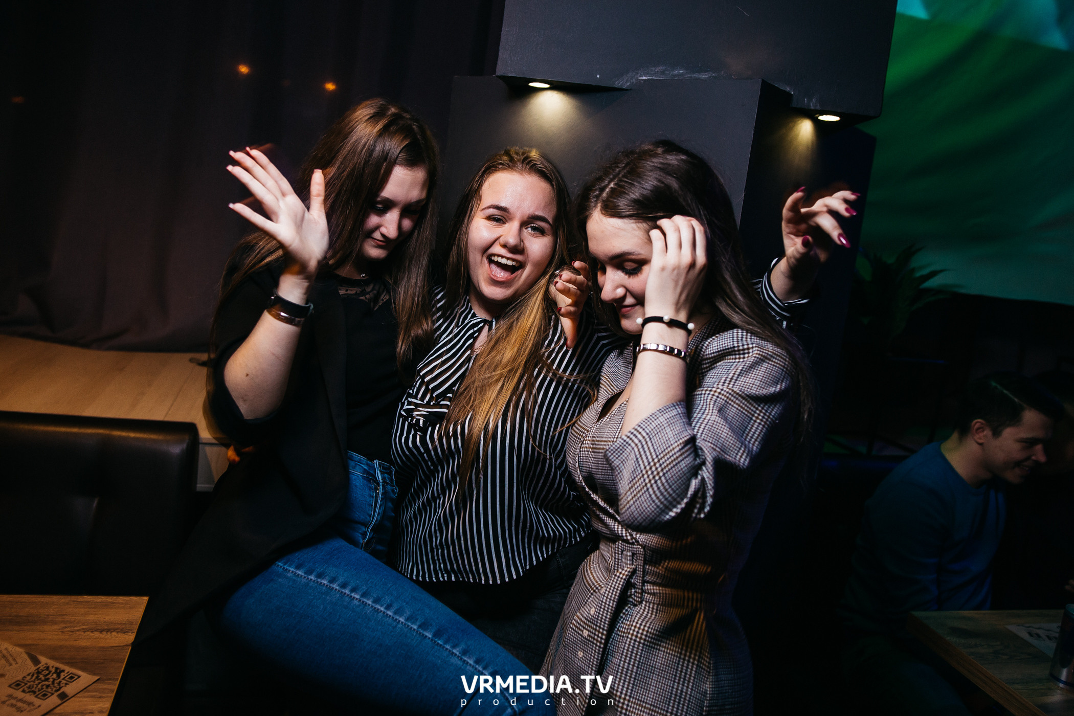 Выходные в баре «DOSKI»