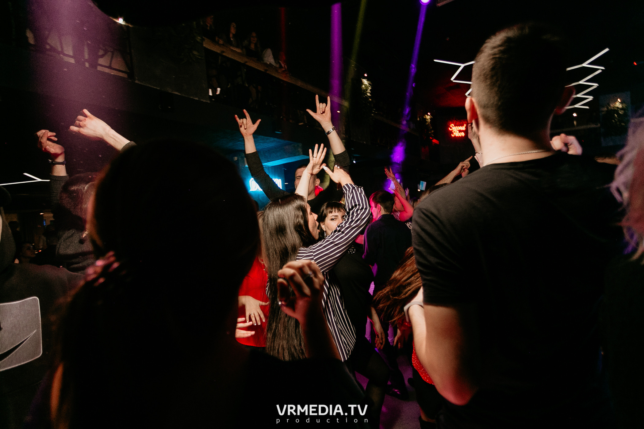 Выходные в баре «DOSKI»