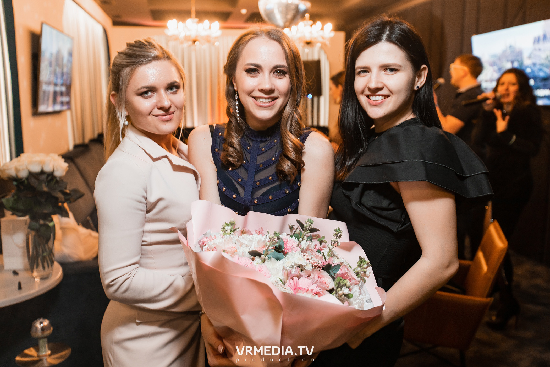 Выходные в караоке «Volna»