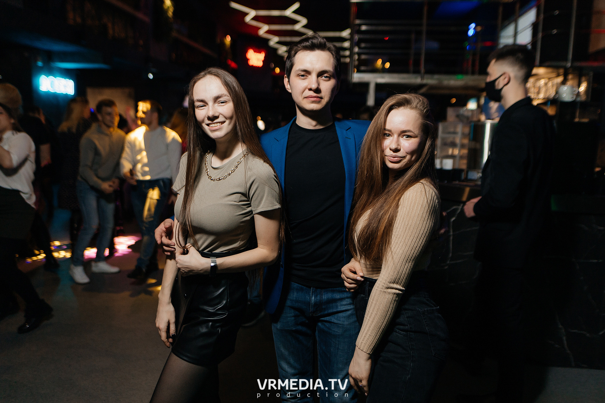 Выходные в баре «DOSKI»