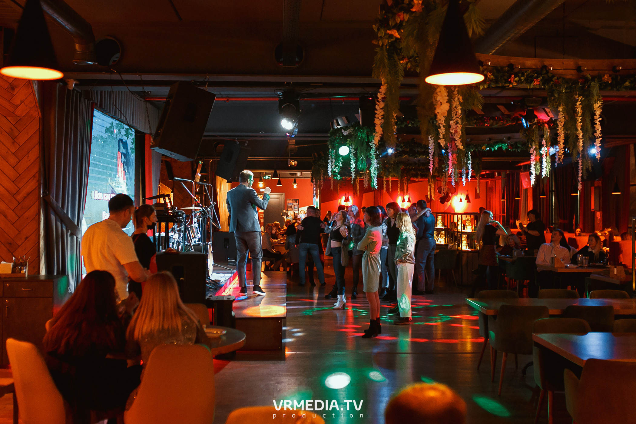 Крупным Планом в гриль-баре «Жара»