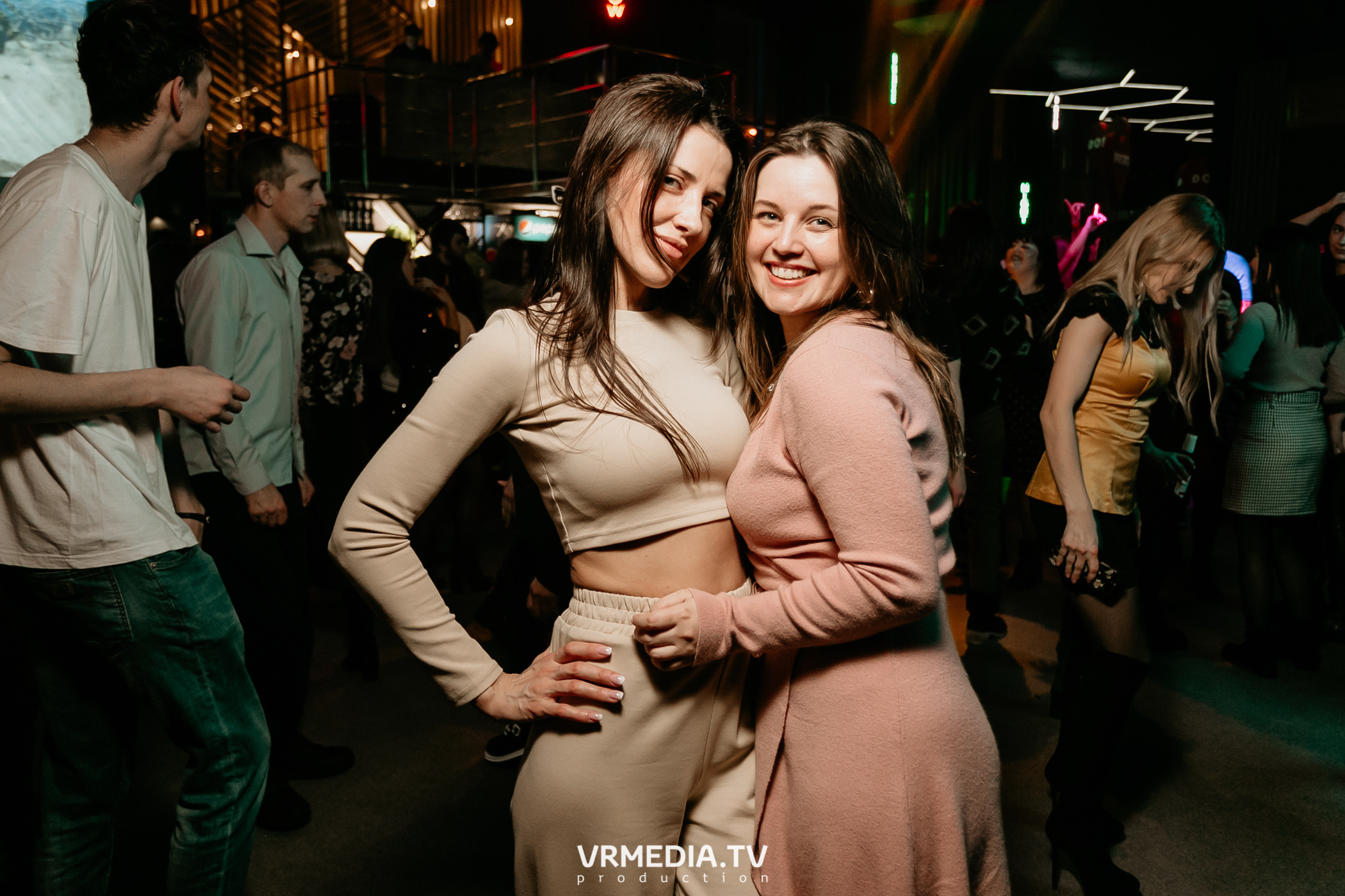 Выходные в баре «DOSKI»