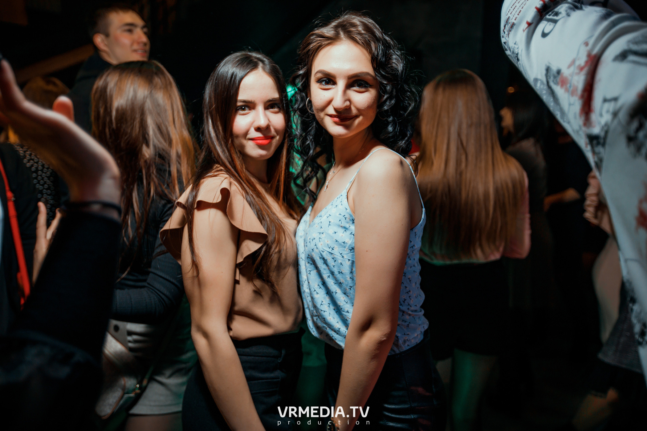 Выходные в баре «DOSKI»