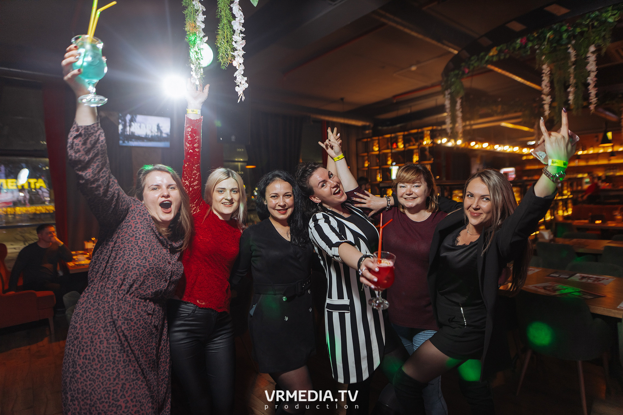 Мы русские в гриль-баре «Жара»