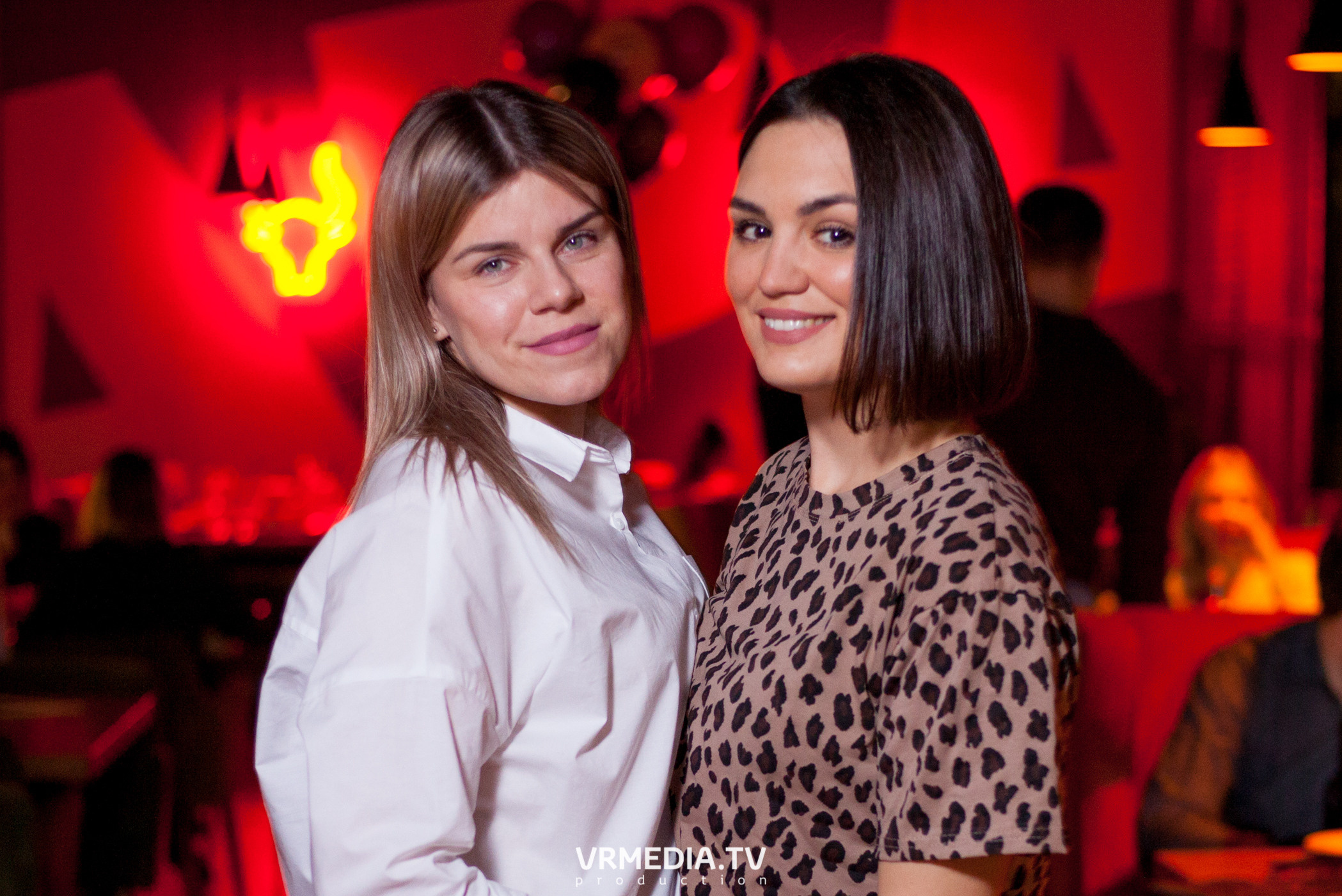 Крупным Планом в гриль-баре «Жара»