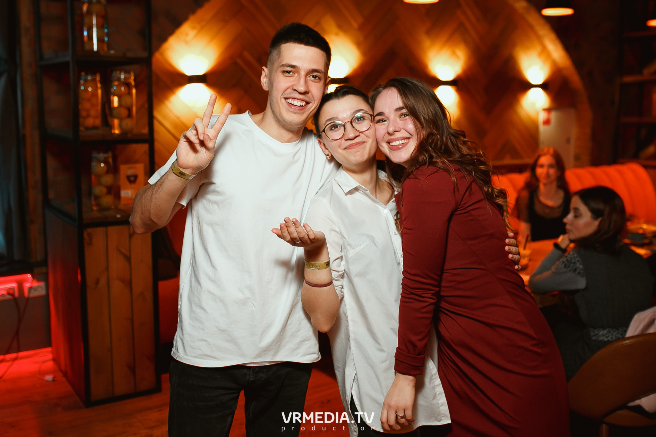 Алые Паруса в гриль-баре «Жара»