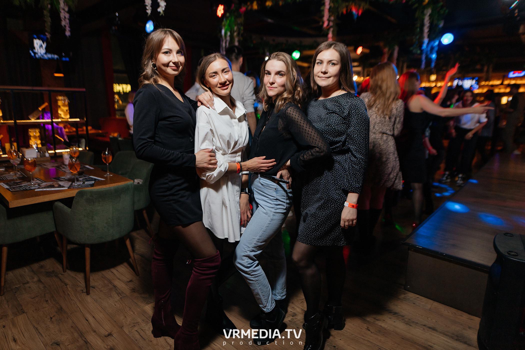 Крупным Планов в гриль-баре «Жара»