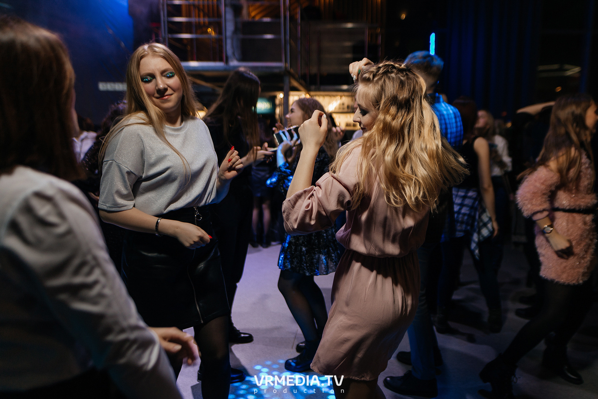 Выходные в баре «DOSKI»