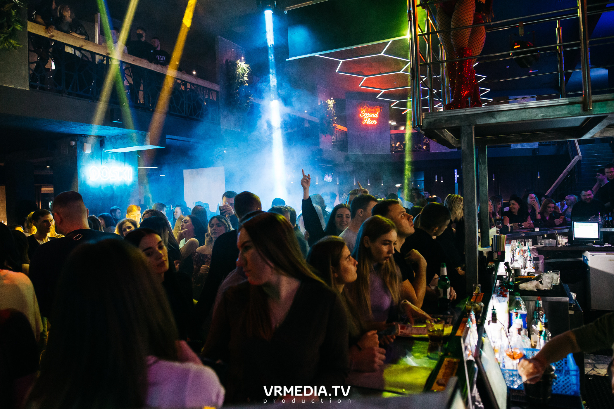 Выходные в баре «DOSKI»