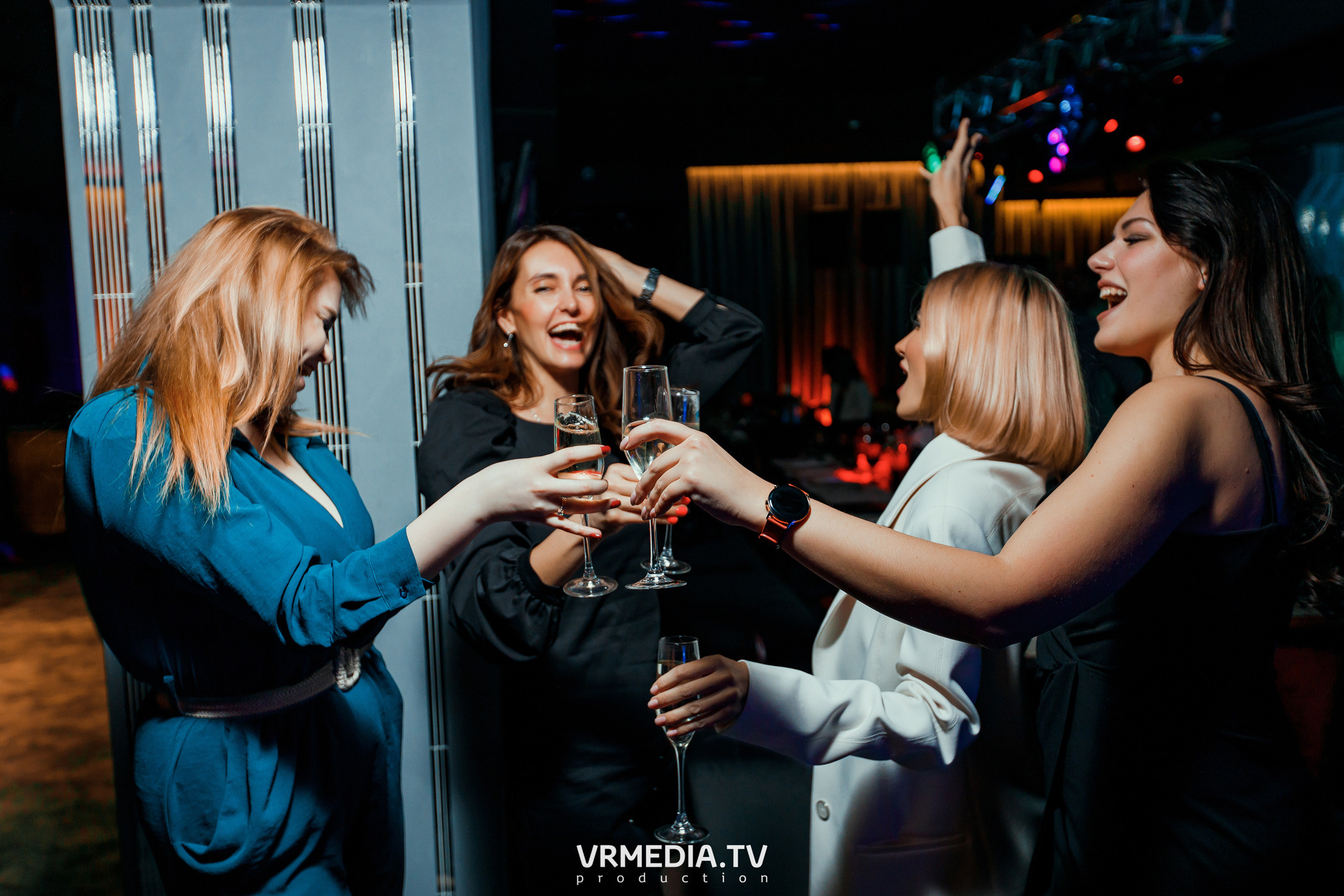 Women’s weekend в караоке «Volna»
