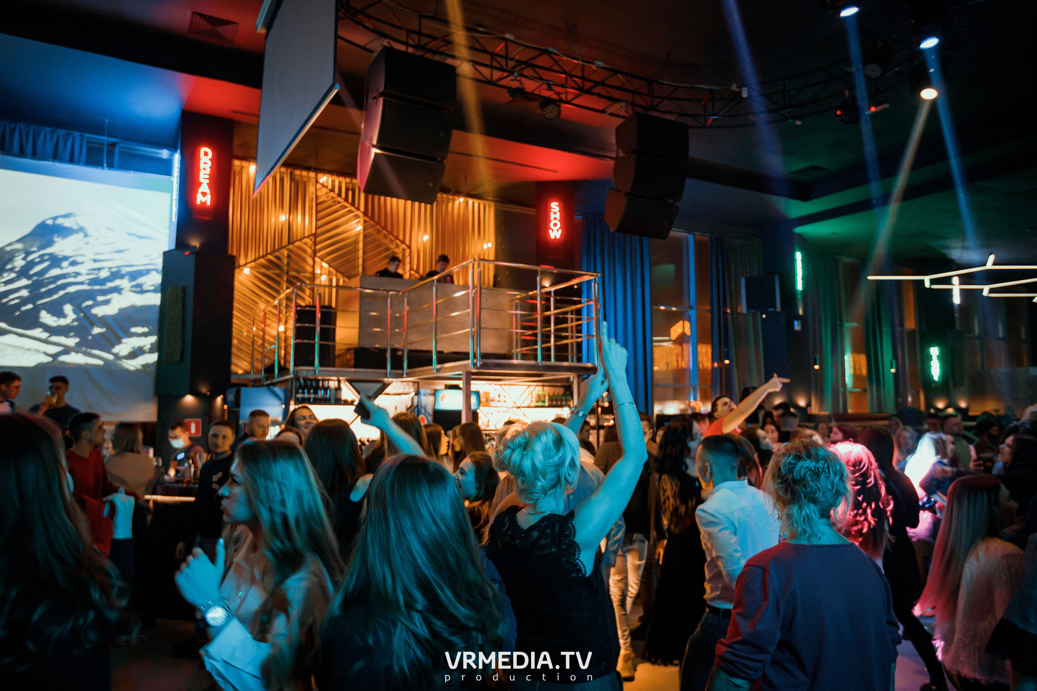 Выходные в баре «DOSKI»