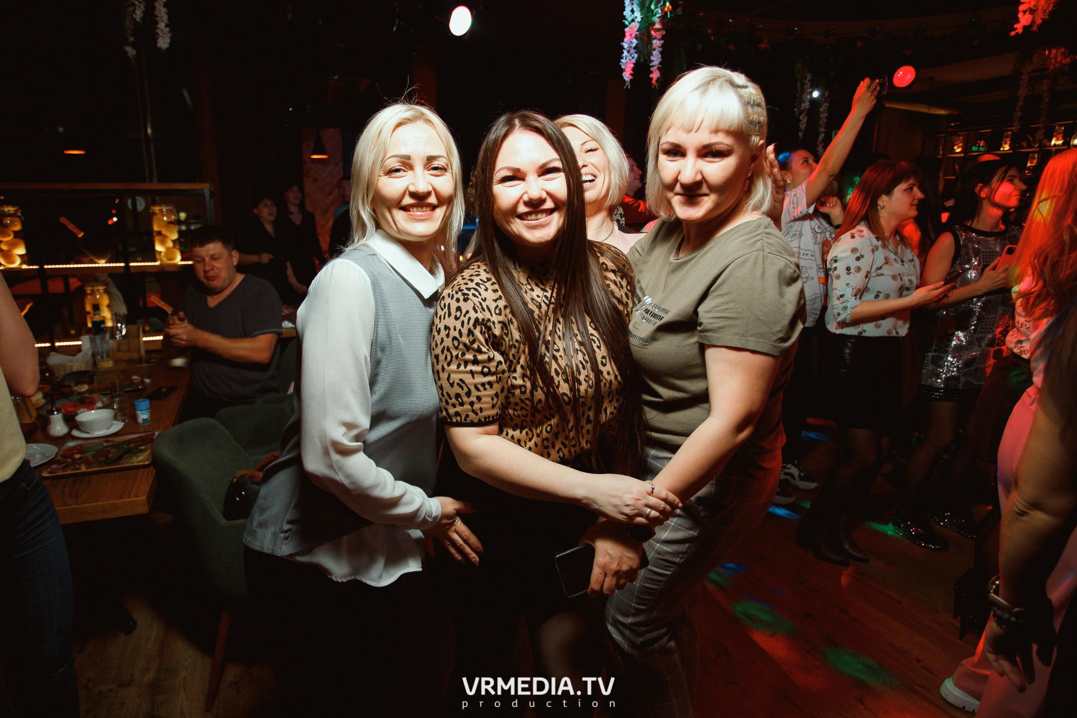 Концерт группы «Отпетые Мошенники» в гриль-баре «Жара»