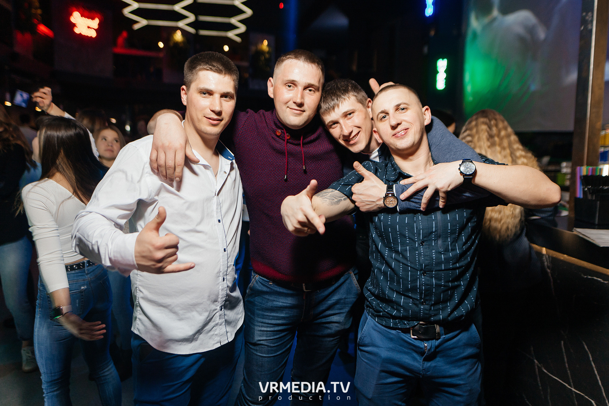 Выходные в баре «DOSKI»