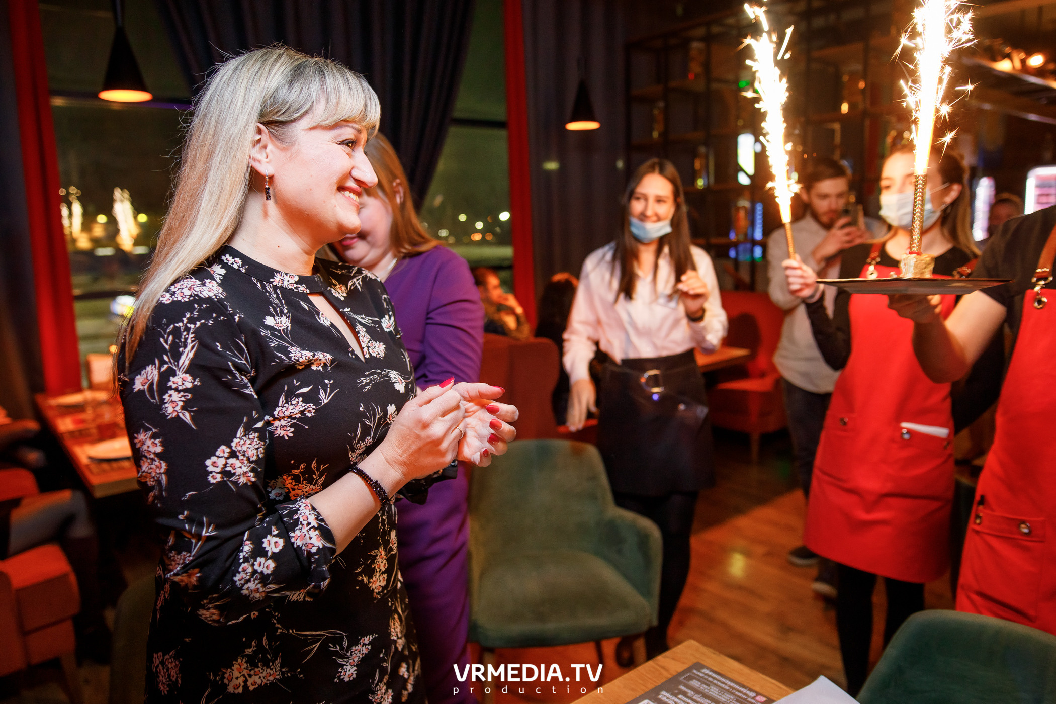 Алые Паруса в гриль-баре «Жара»