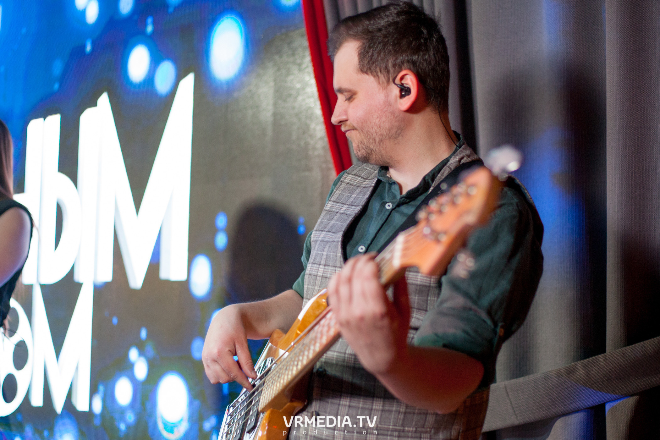 Крупным Планом в гриль-баре «Жара»