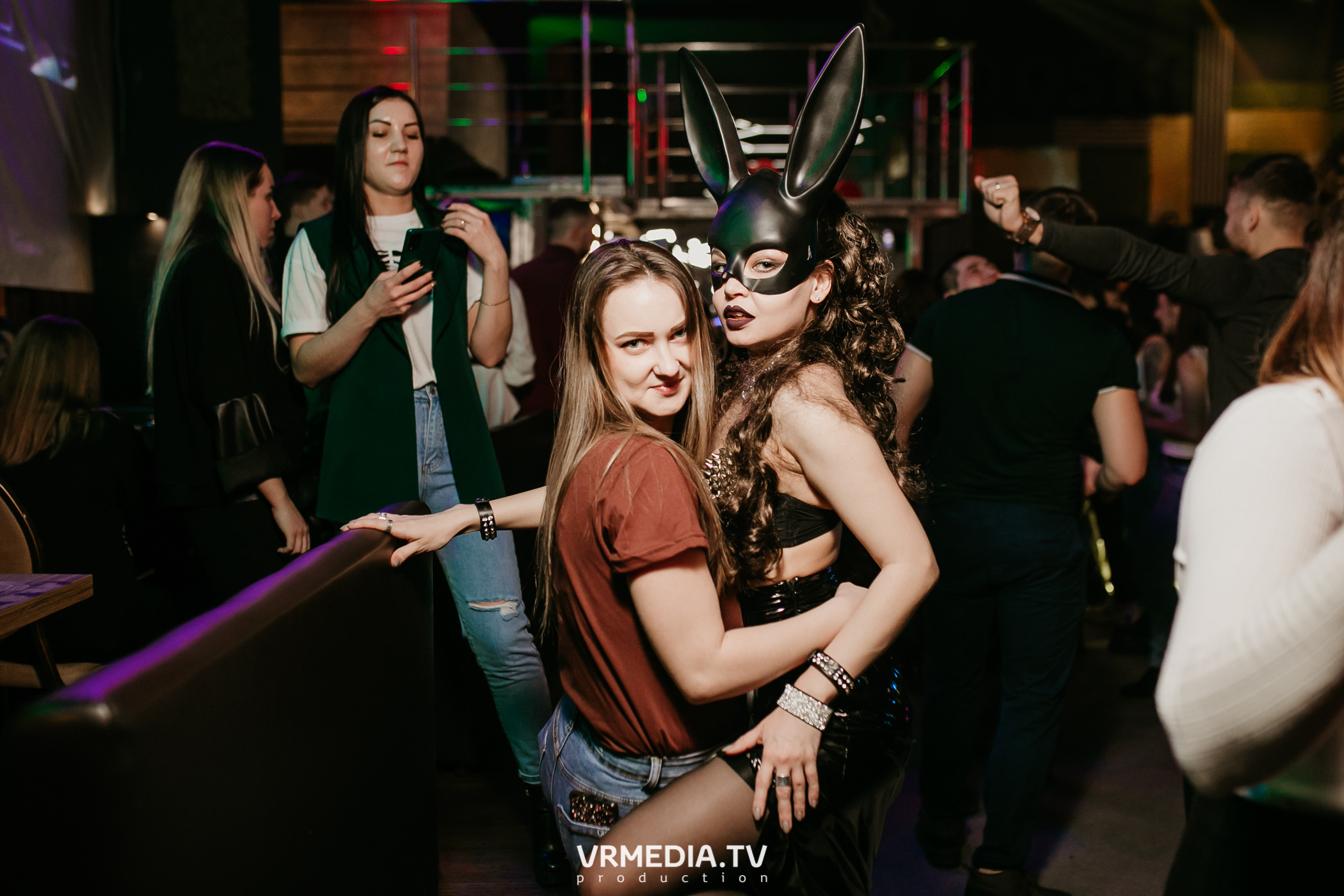 Выходные в баре «DOSKI»