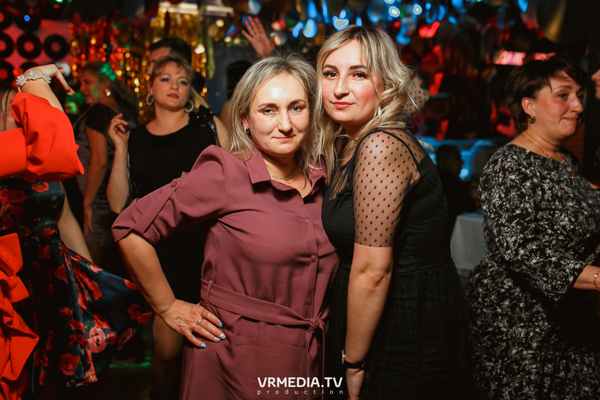 Международный женский день в караоке «Mimo Not»