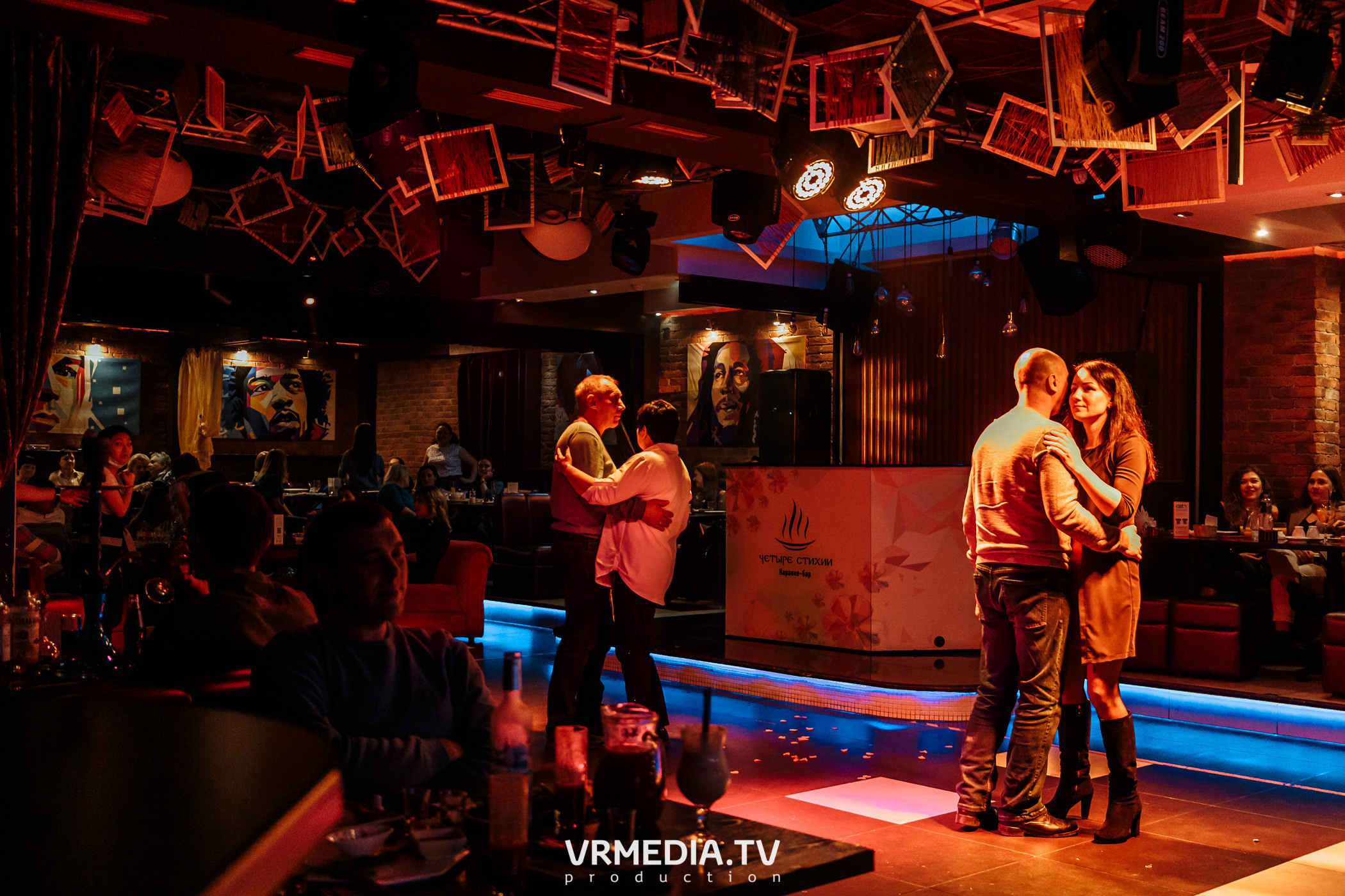 Международный женский день в караоке-баре «Четыре стихии»