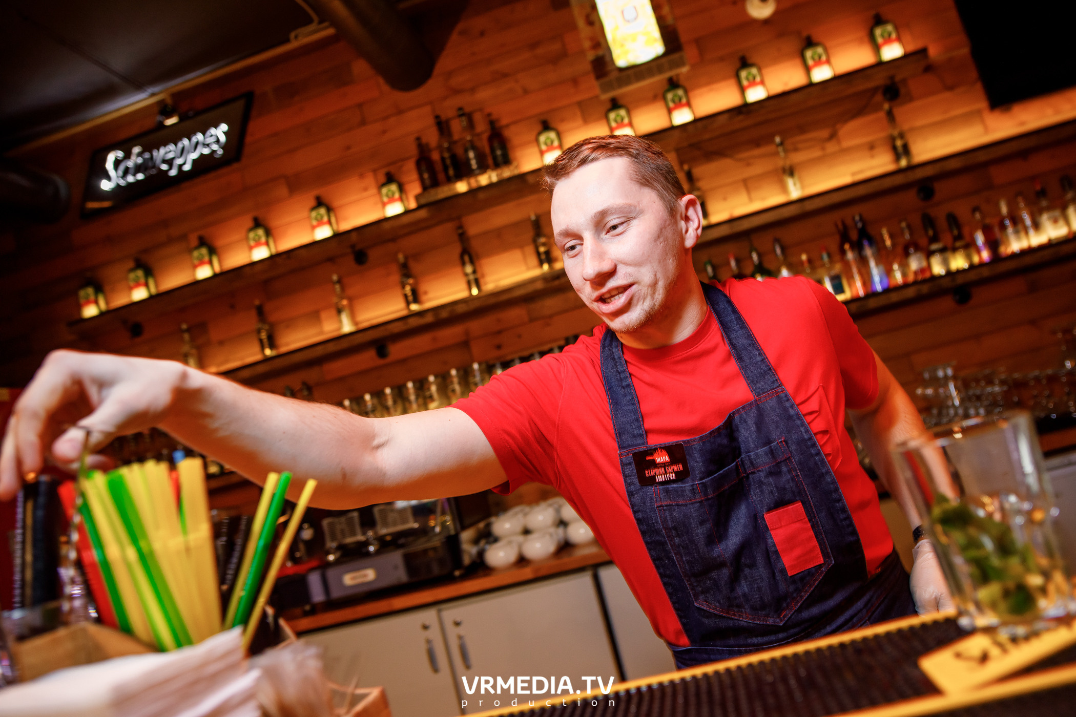 Мы русские в гриль-баре «Жара»