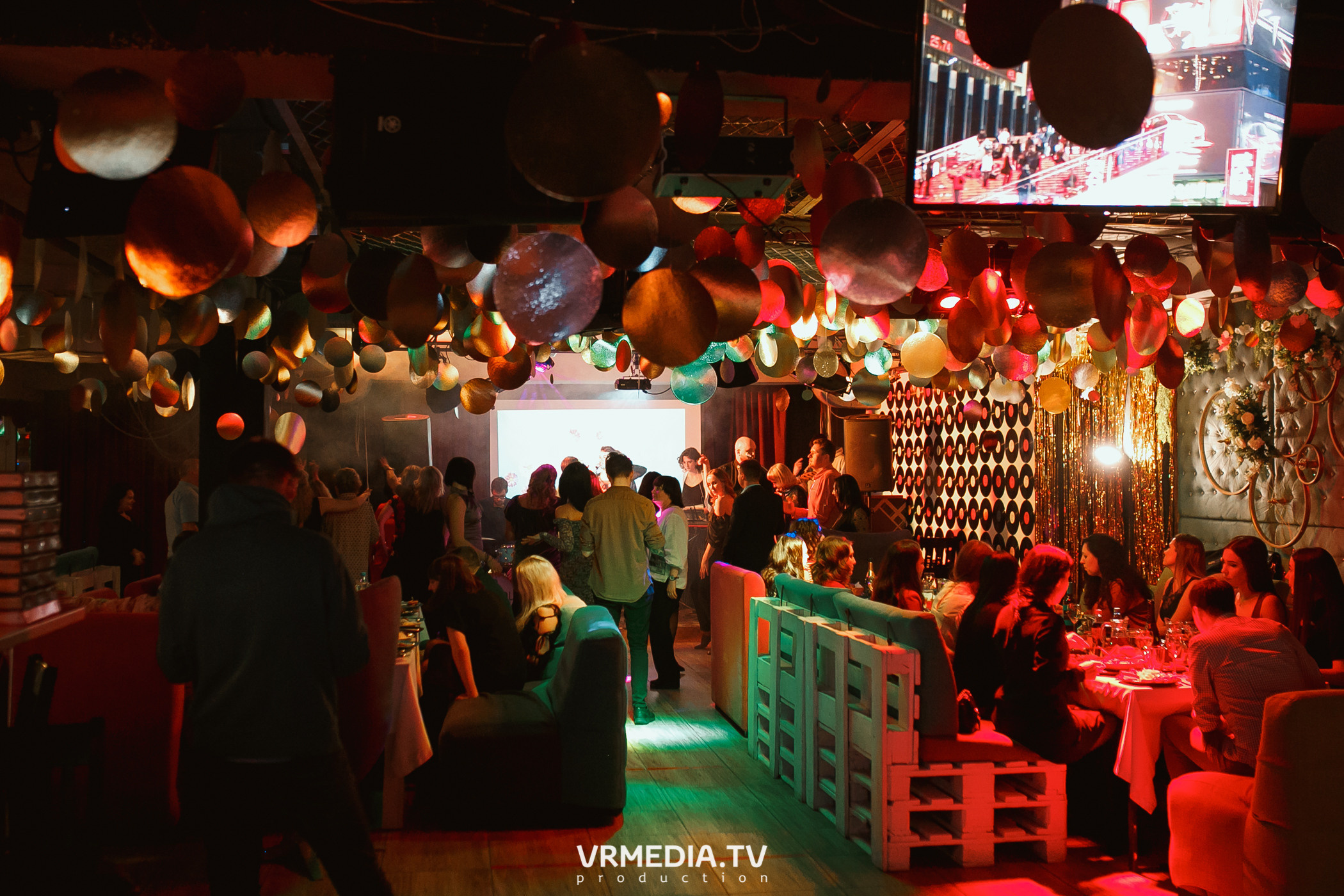 Международный женский день в караоке «Mimo Not»