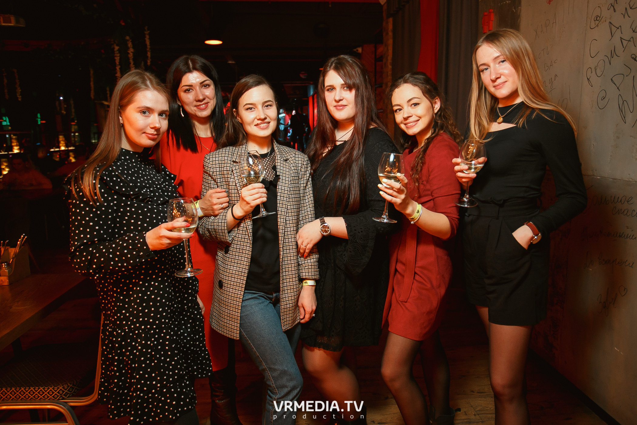 Алые Паруса в гриль-баре «Жара»