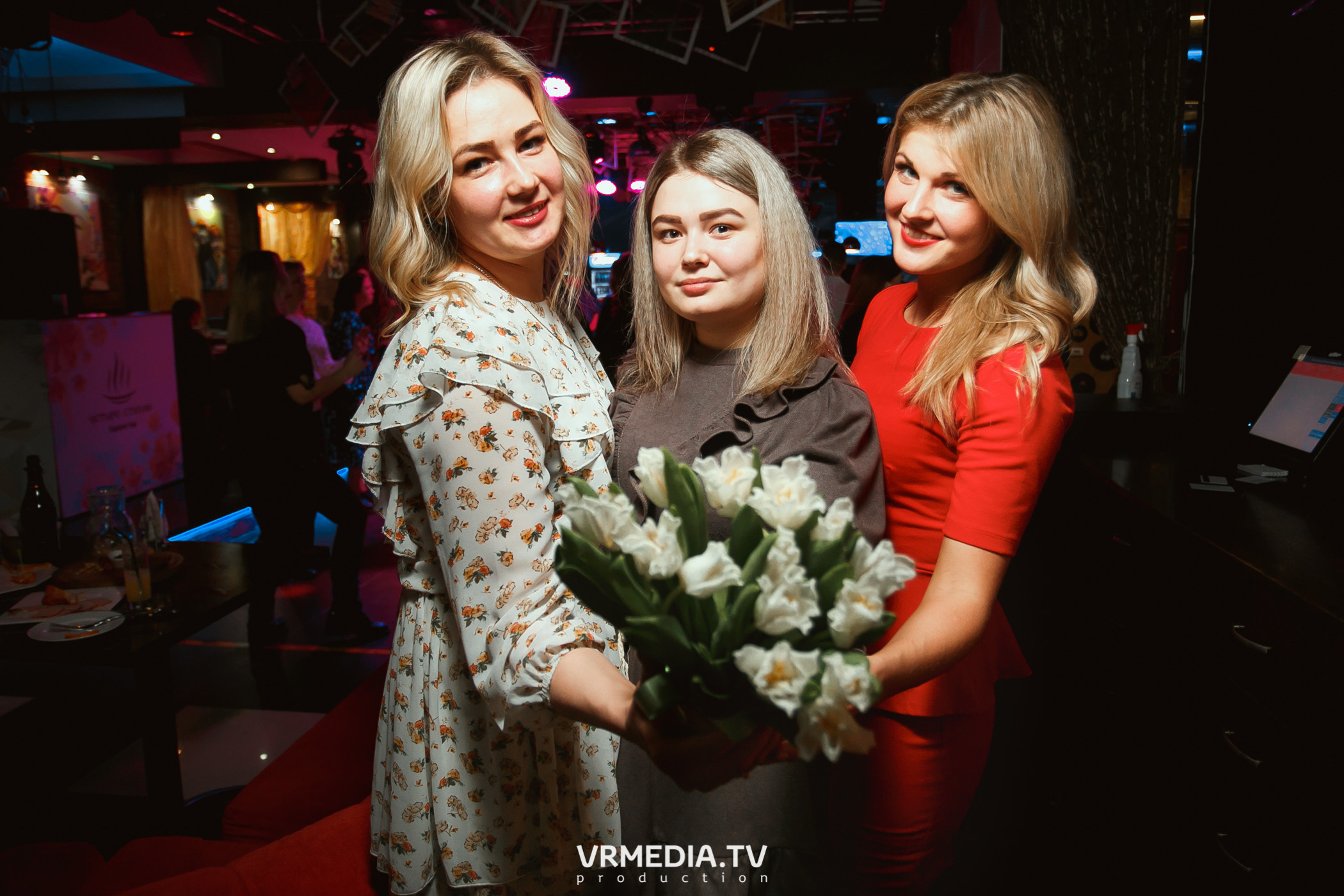 Международный женский день в караоке-баре «Четыре стихии»