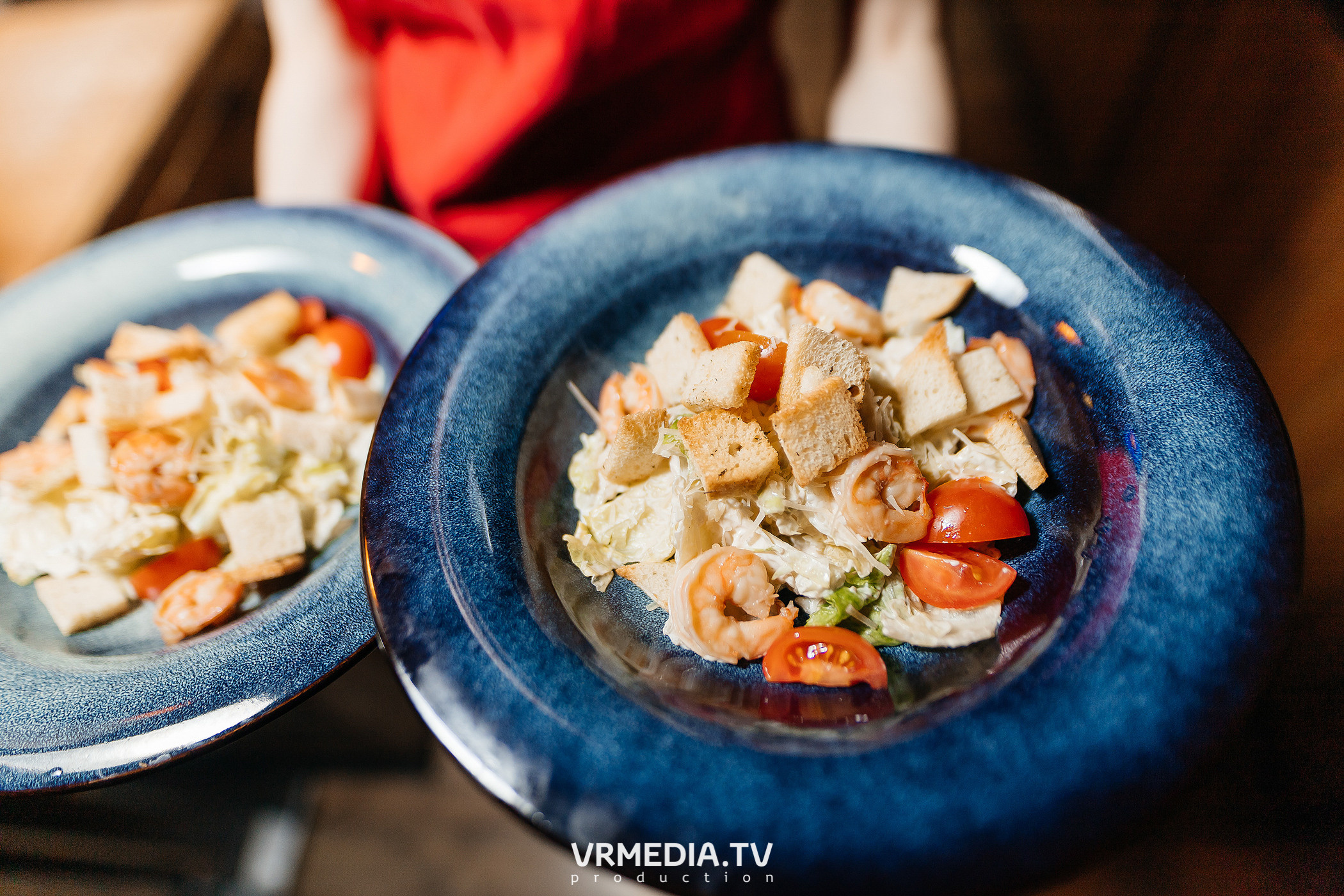 Крупным Планов в гриль-баре «Жара»