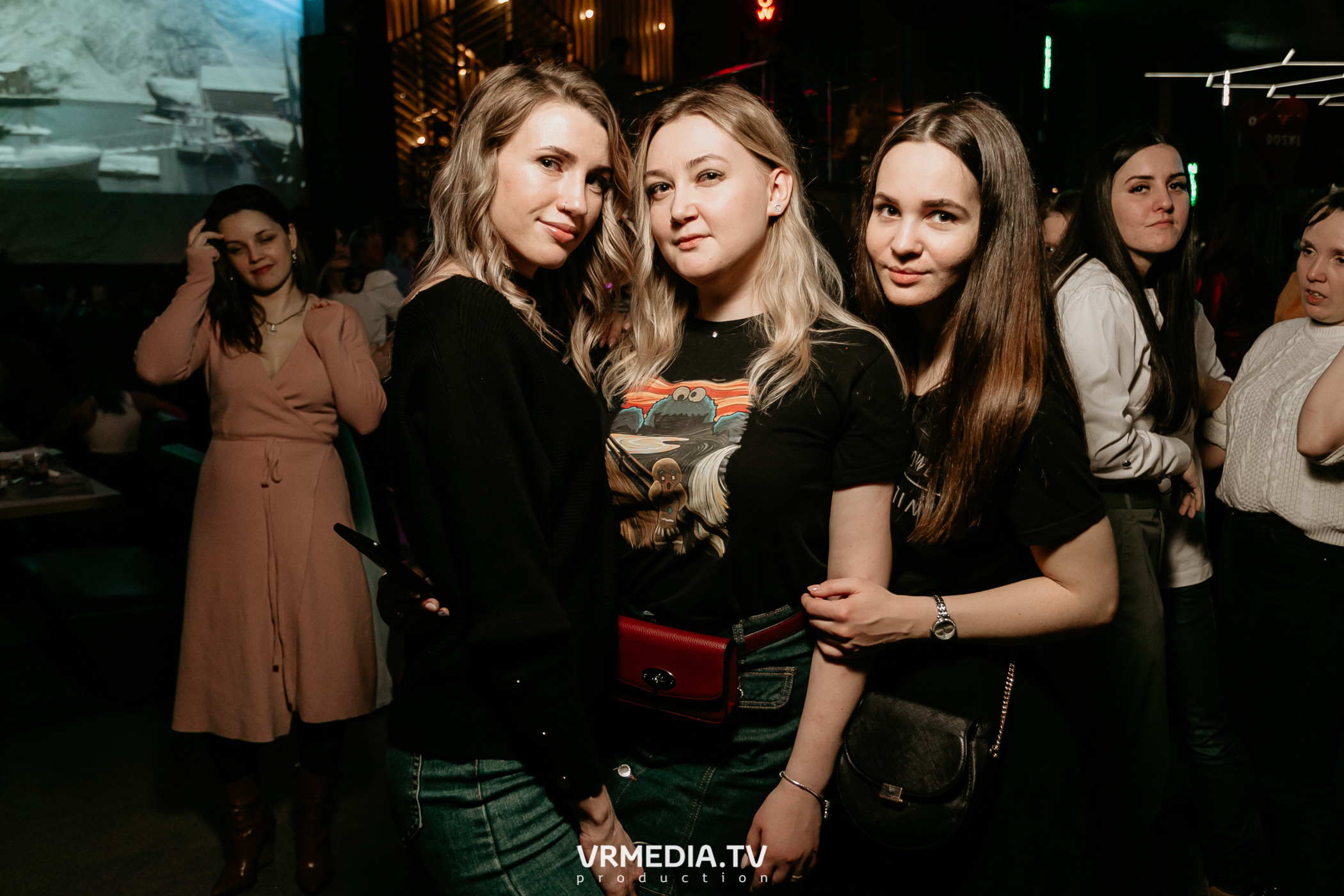 Выходные в баре «DOSKI»