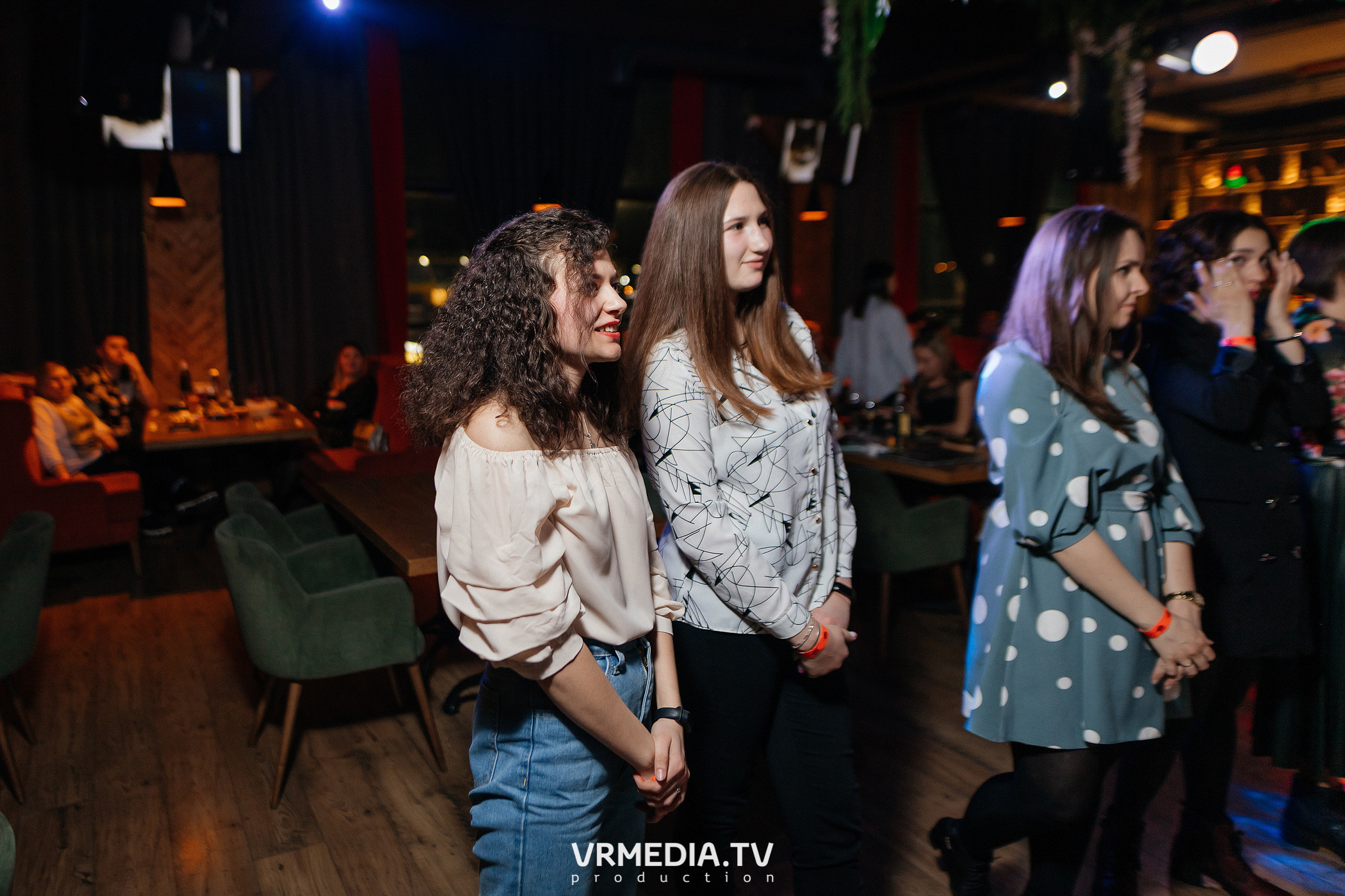 Крупным Планов в гриль-баре «Жара»