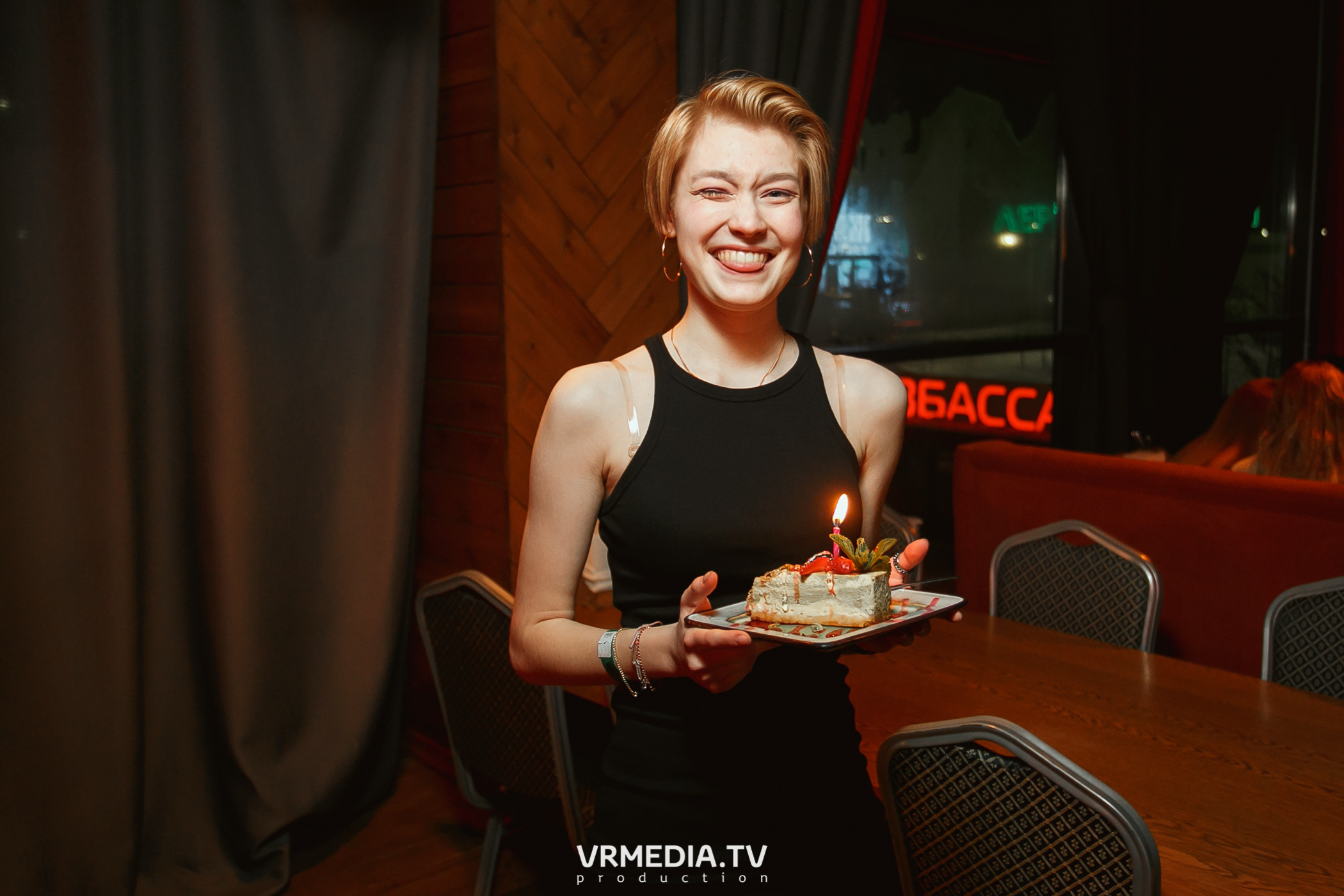 Крупным Планом в гриль-баре «Жара»