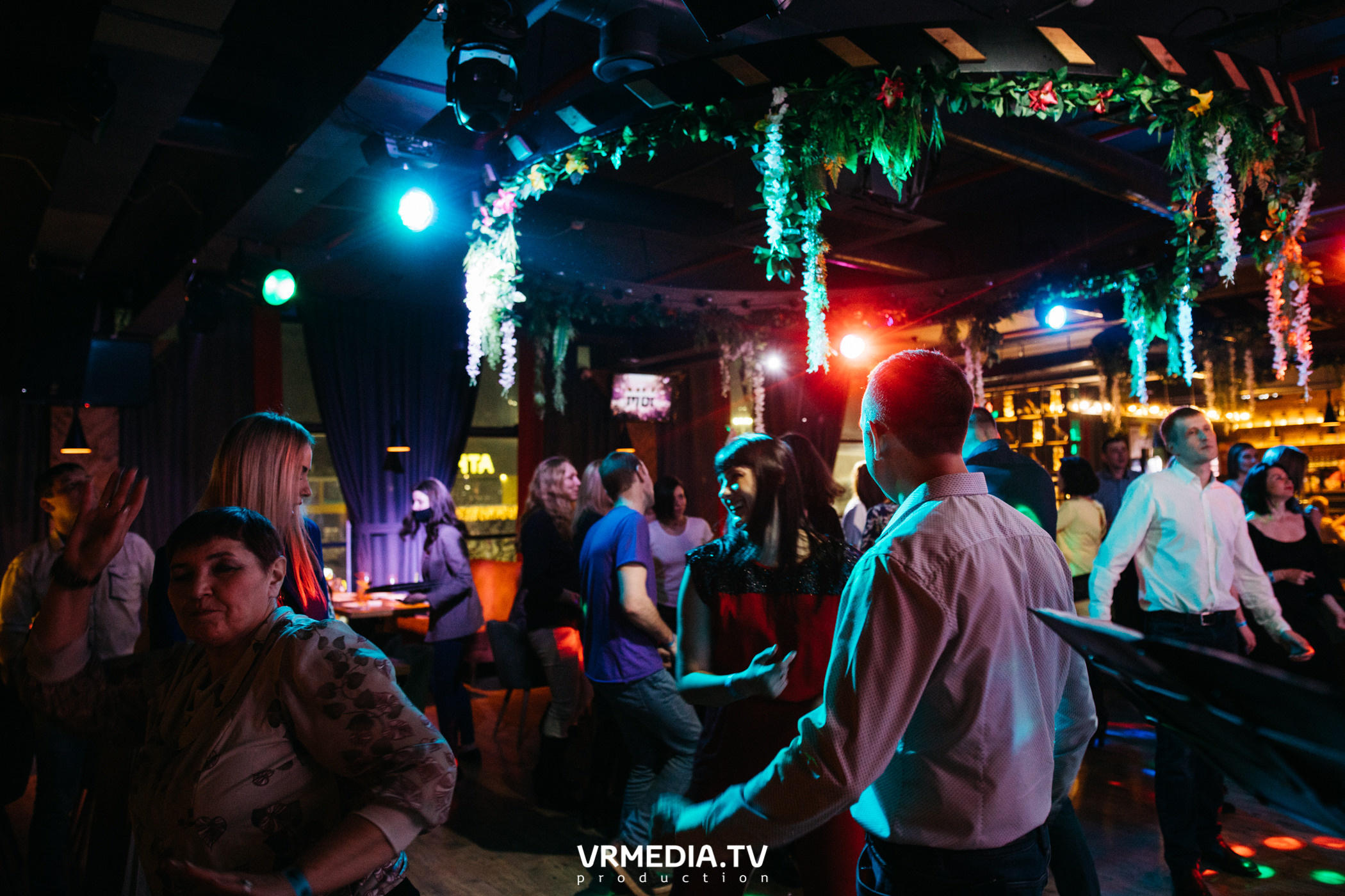 Мы русские в гриль-баре «Жара»