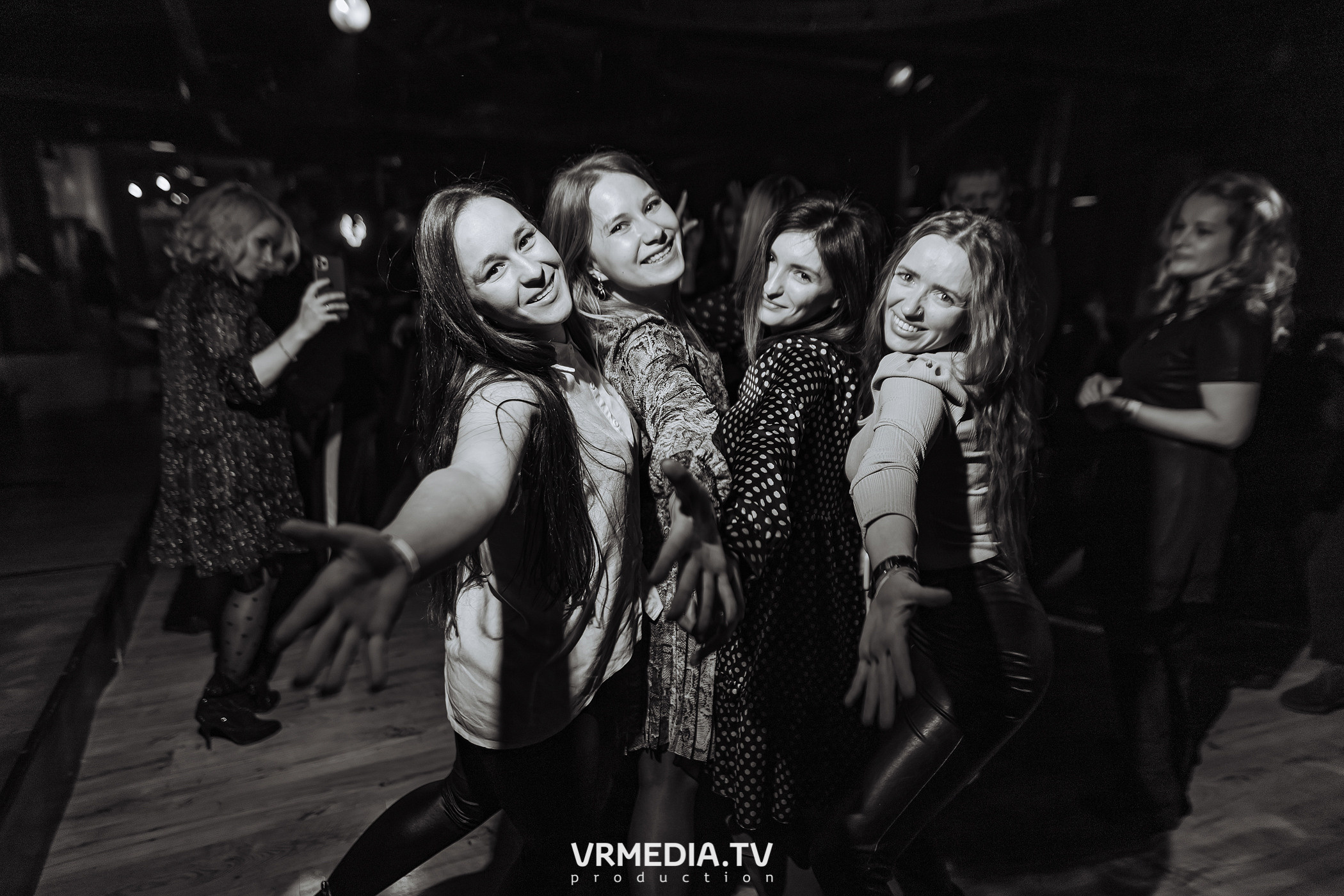 Алые Паруса в гриль-баре «Жара»