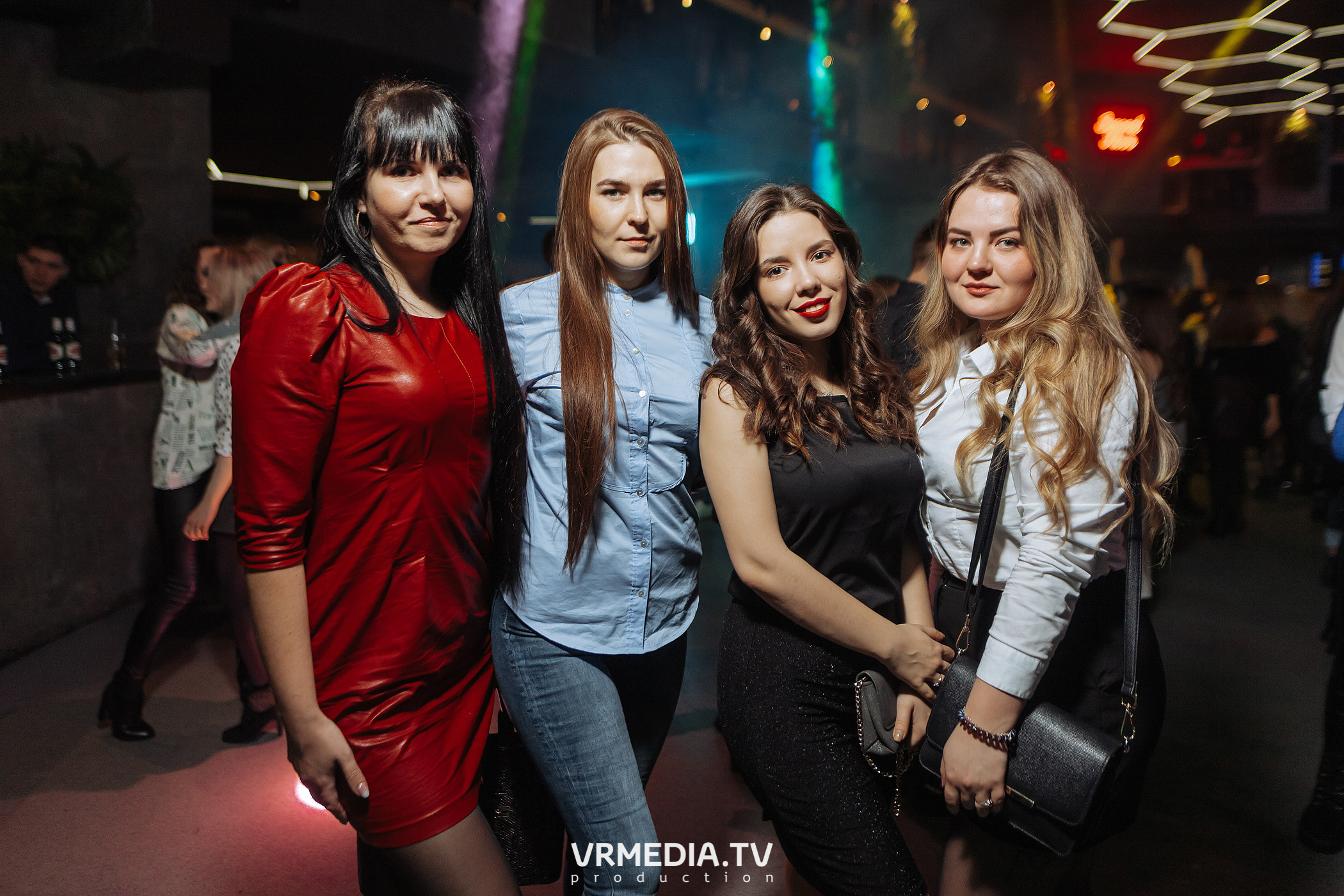 Выходные в баре «DOSKI»