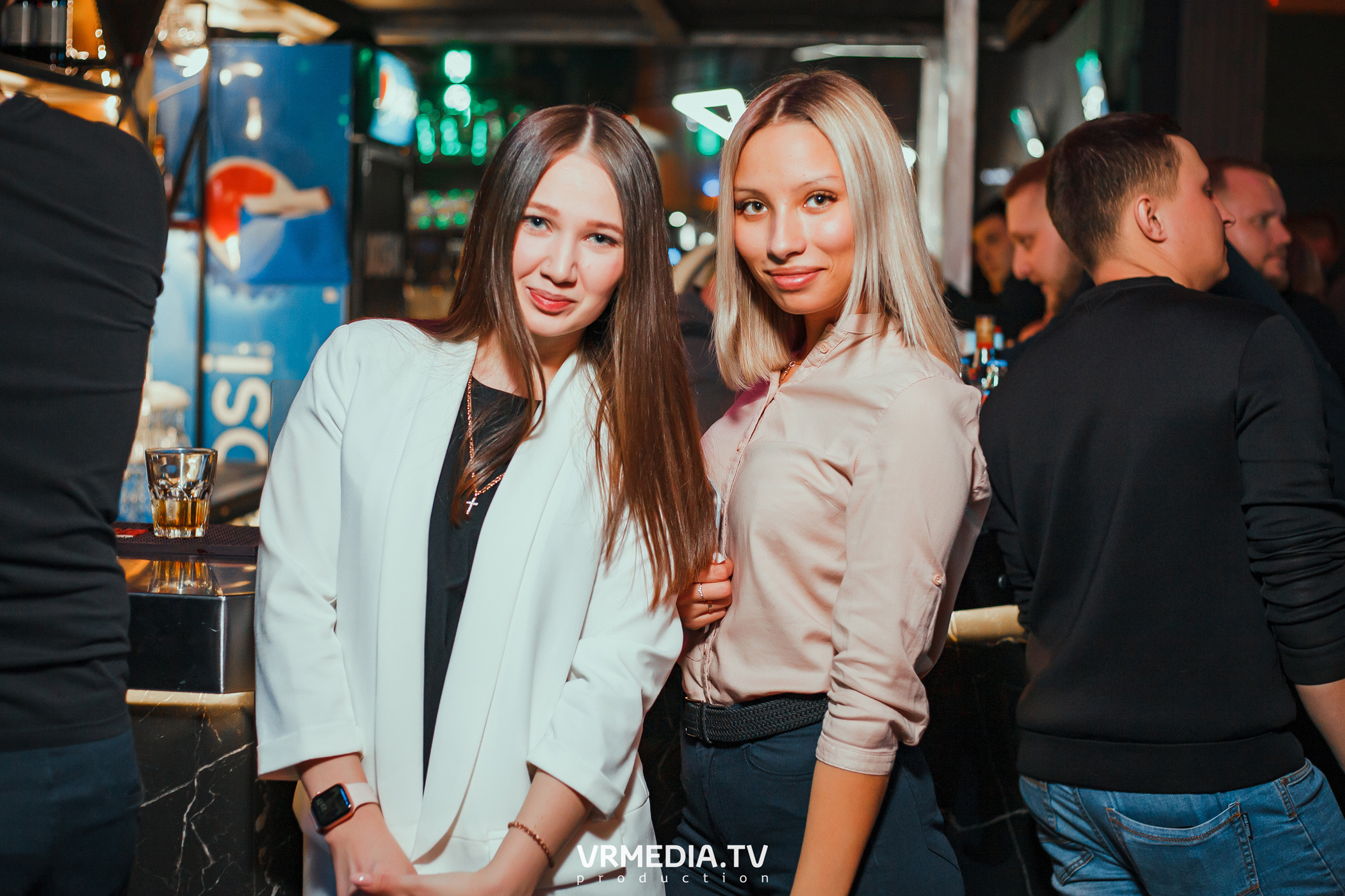 Выходные в баре «DOSKI»