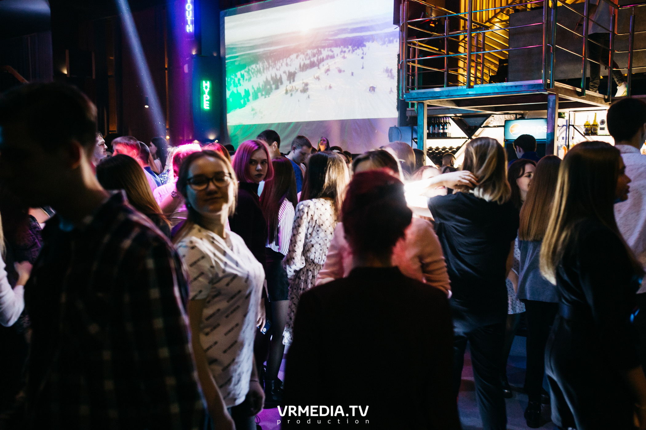 Выходные в баре «DOSKI»