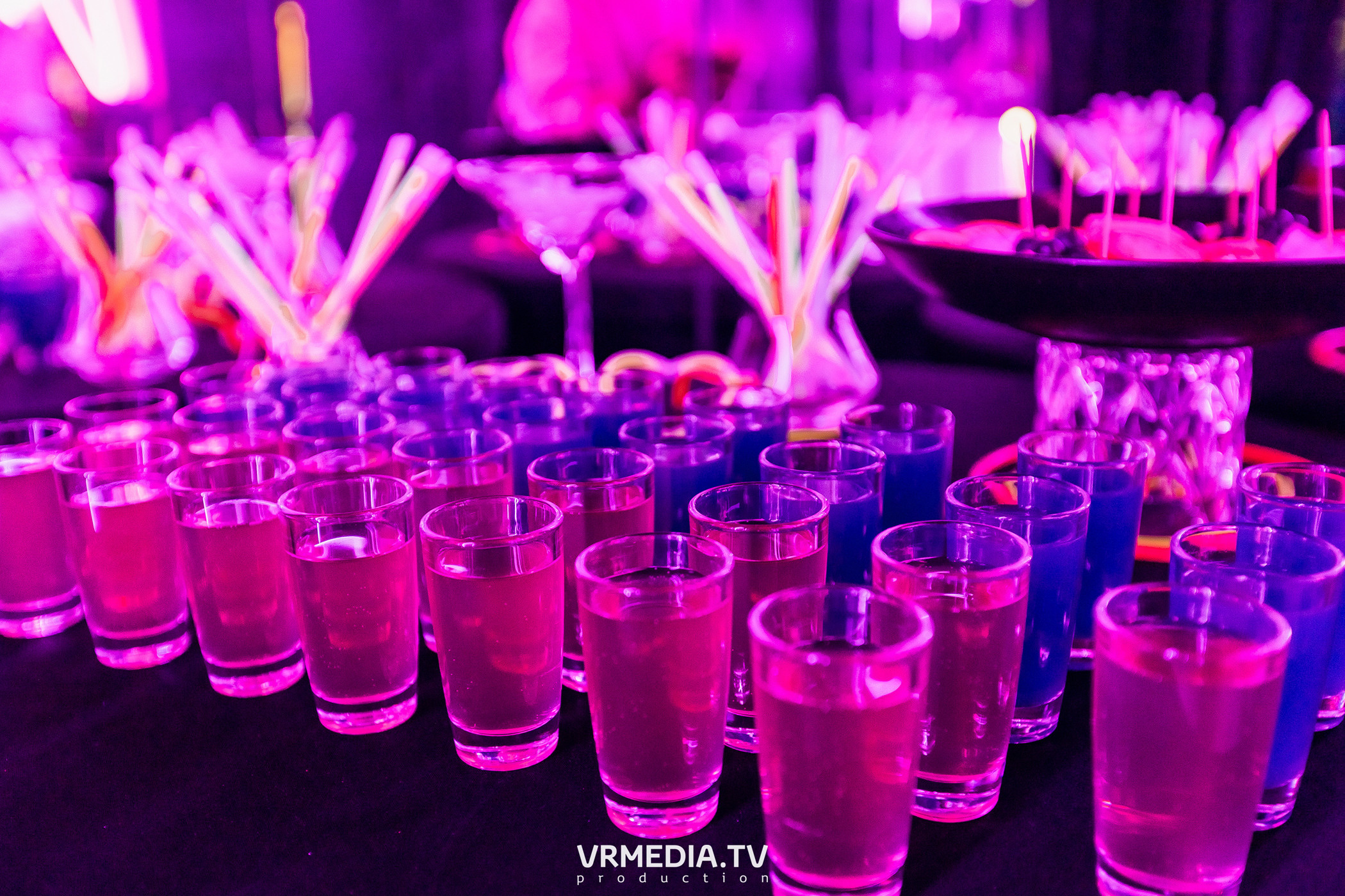 Выходные в караоке «Volna»