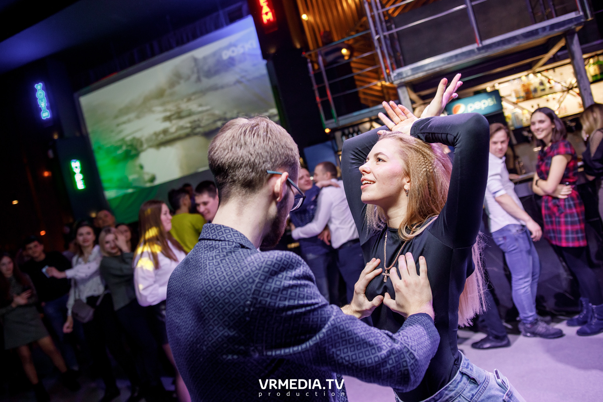 Выходные в баре «DOSKI»