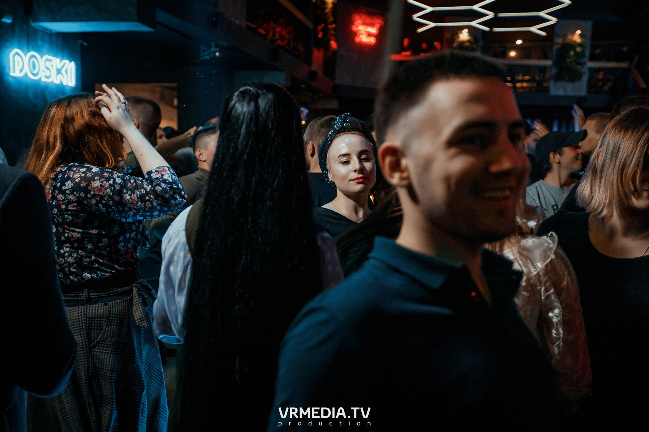 Выходные в баре «DOSKI»