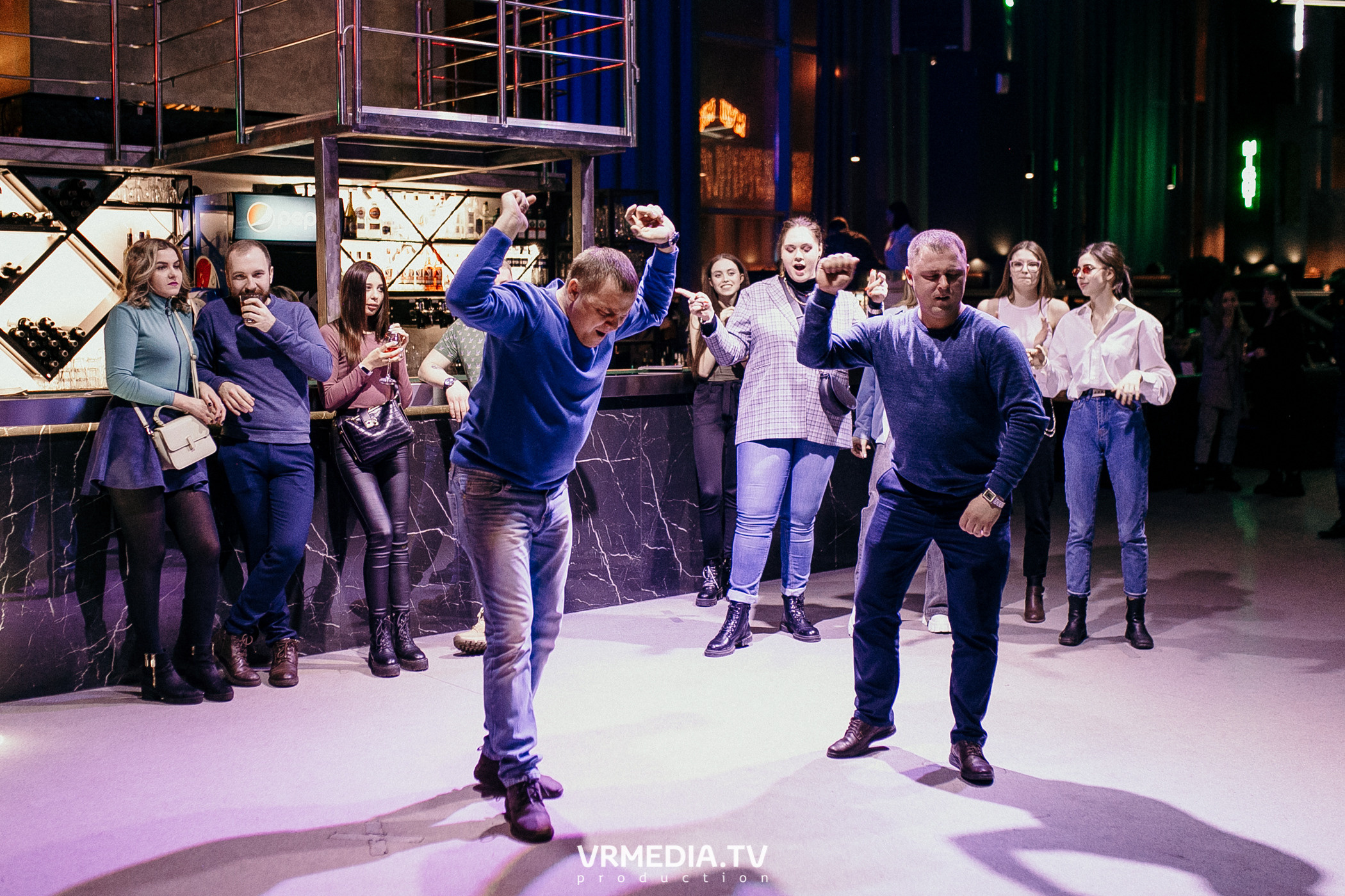 Выходные в баре «DOSKI»