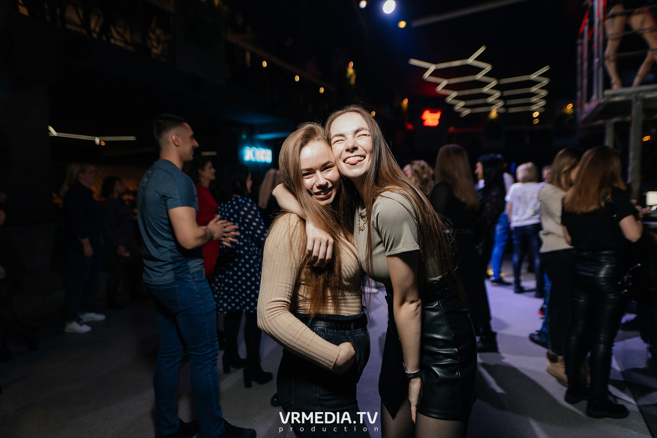 Выходные в баре «DOSKI»