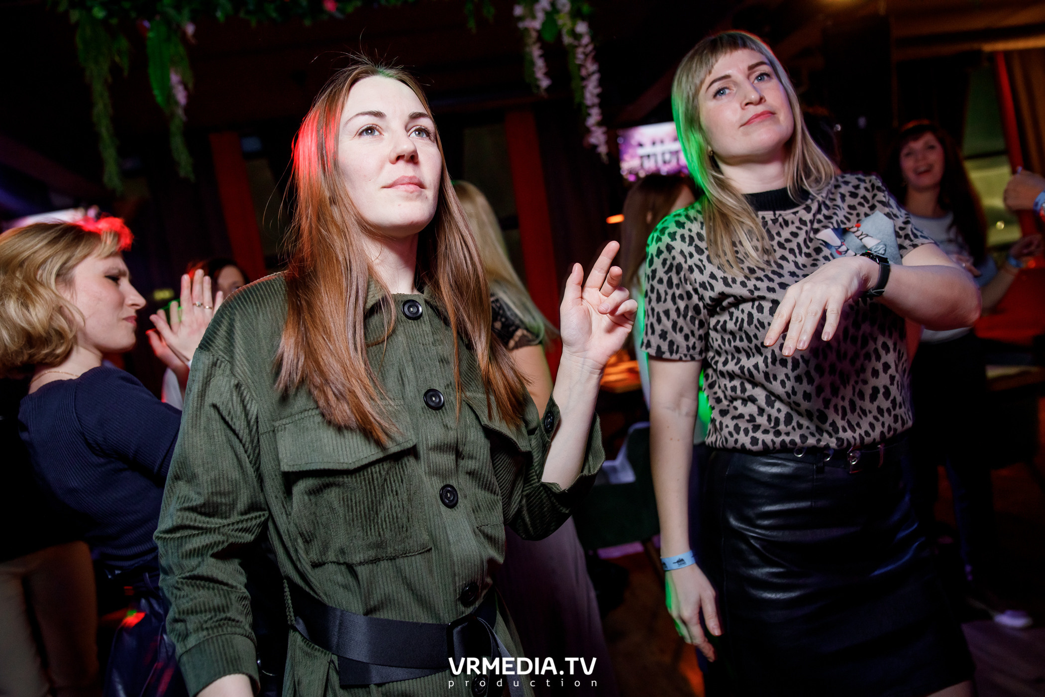 Мы русские в гриль-баре «Жара»