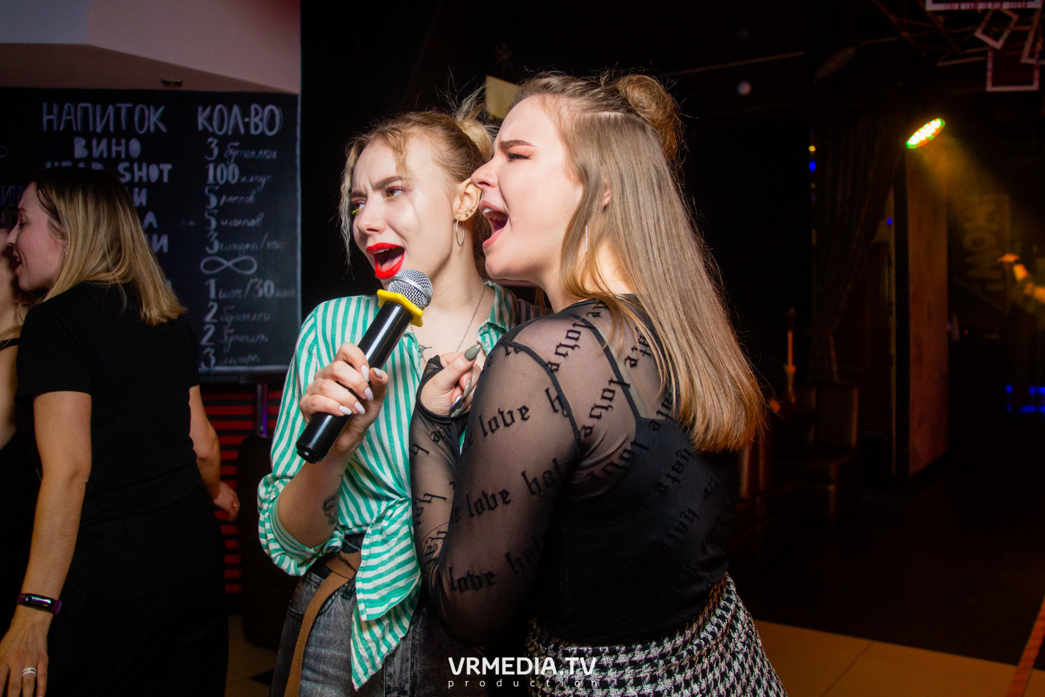 #СтихийноеКараоке в караоке-баре «Четыре стихии»